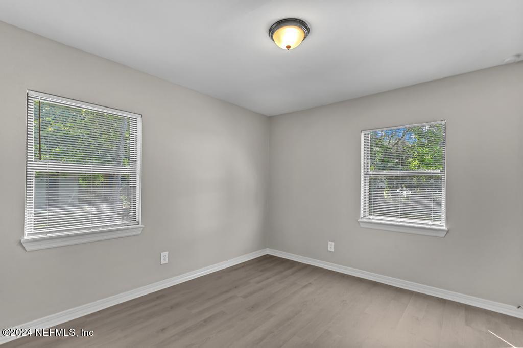 2215 SILVER LAKE Drive