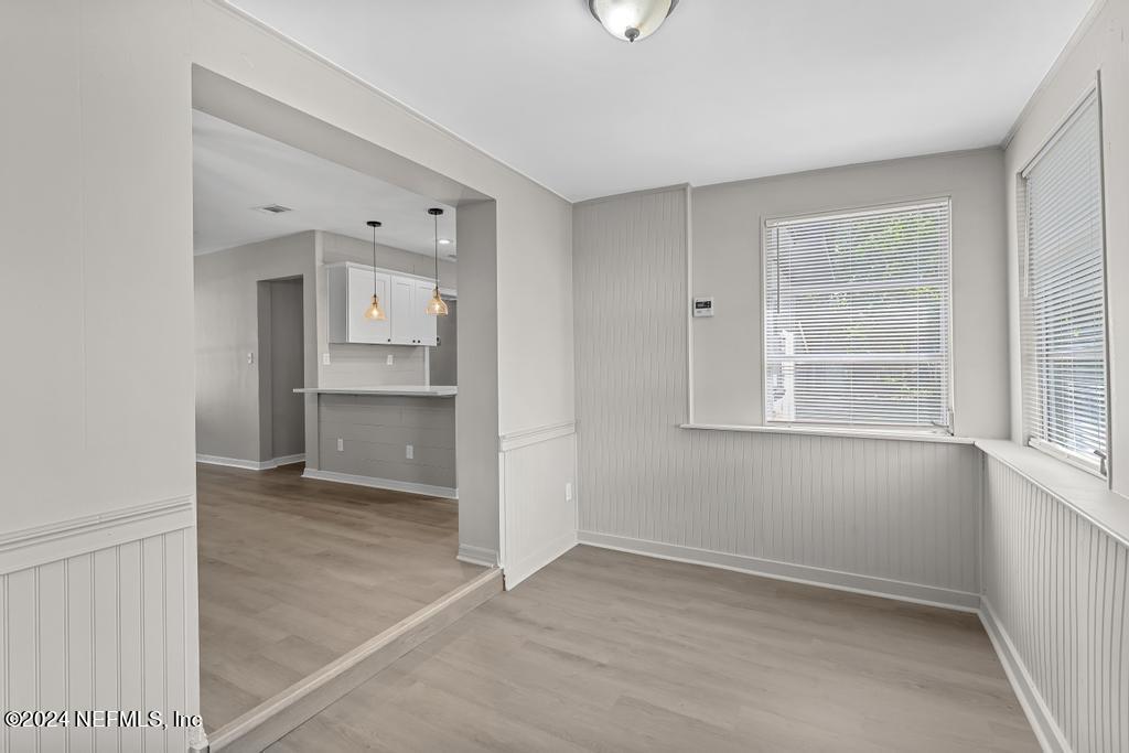 2215 SILVER LAKE Drive