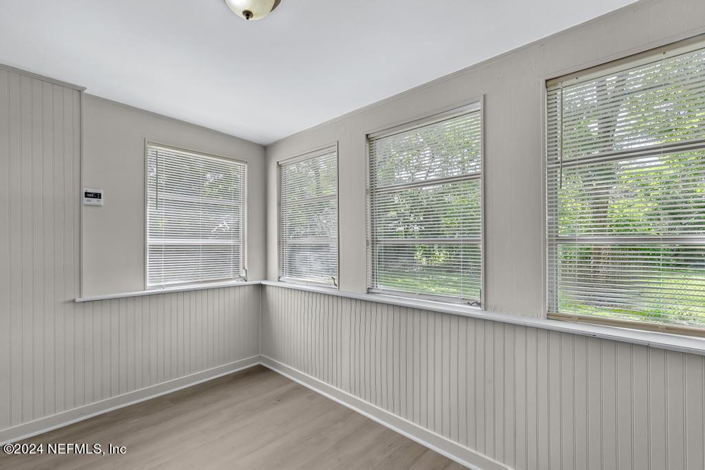 2215 SILVER LAKE Drive