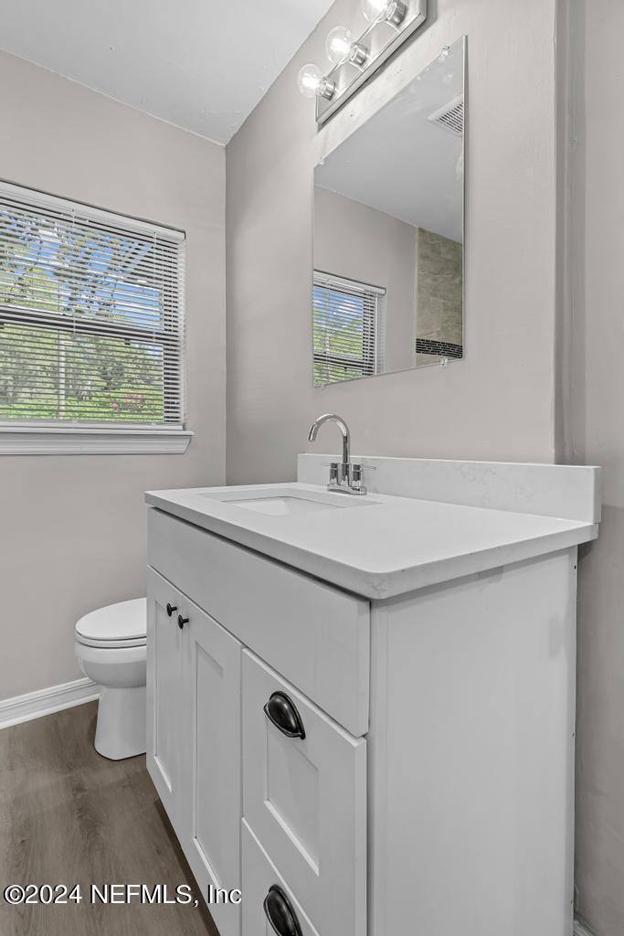 2215 SILVER LAKE Drive