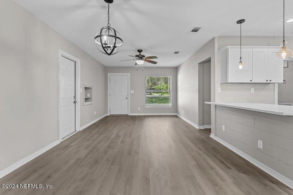2215 SILVER LAKE Drive