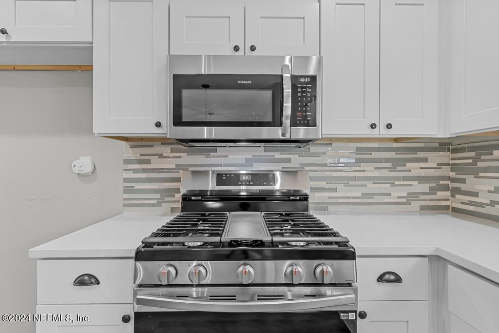 2215 SILVER LAKE Drive