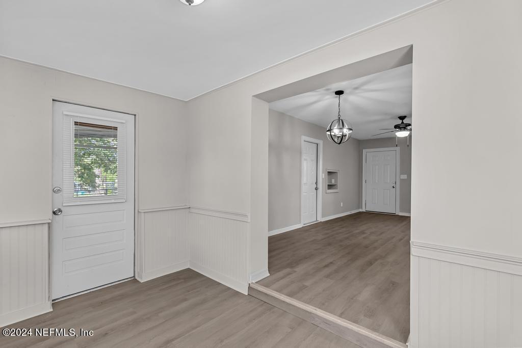 2215 SILVER LAKE Drive