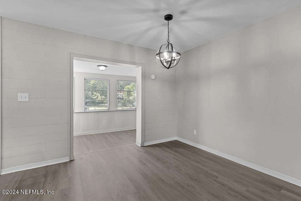 2215 SILVER LAKE Drive