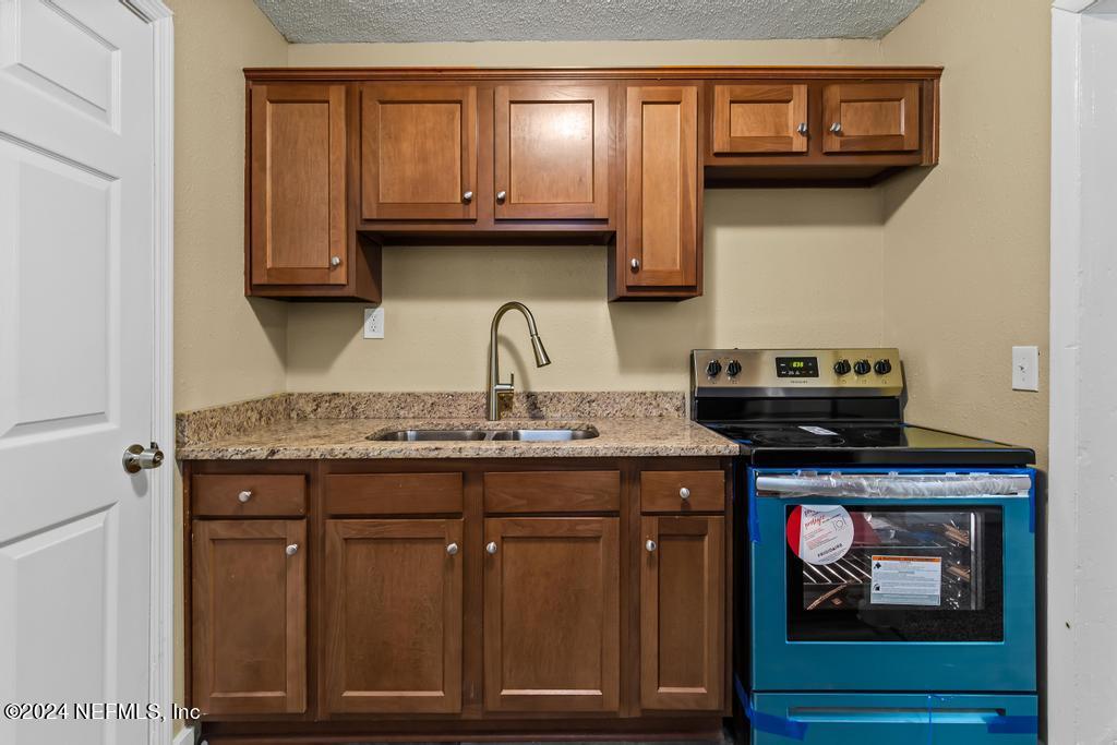 3132 COLUMBUS Avenue