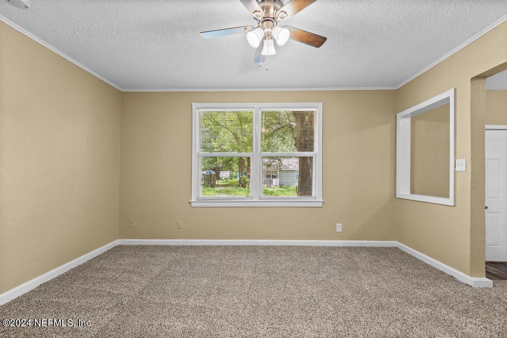 3132 COLUMBUS Avenue