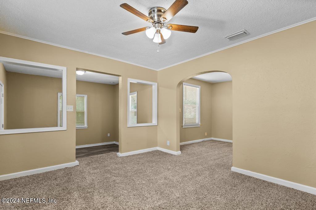 3132 COLUMBUS Avenue