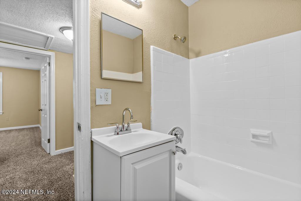 3132 COLUMBUS Avenue