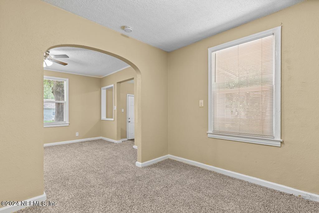 3132 COLUMBUS Avenue