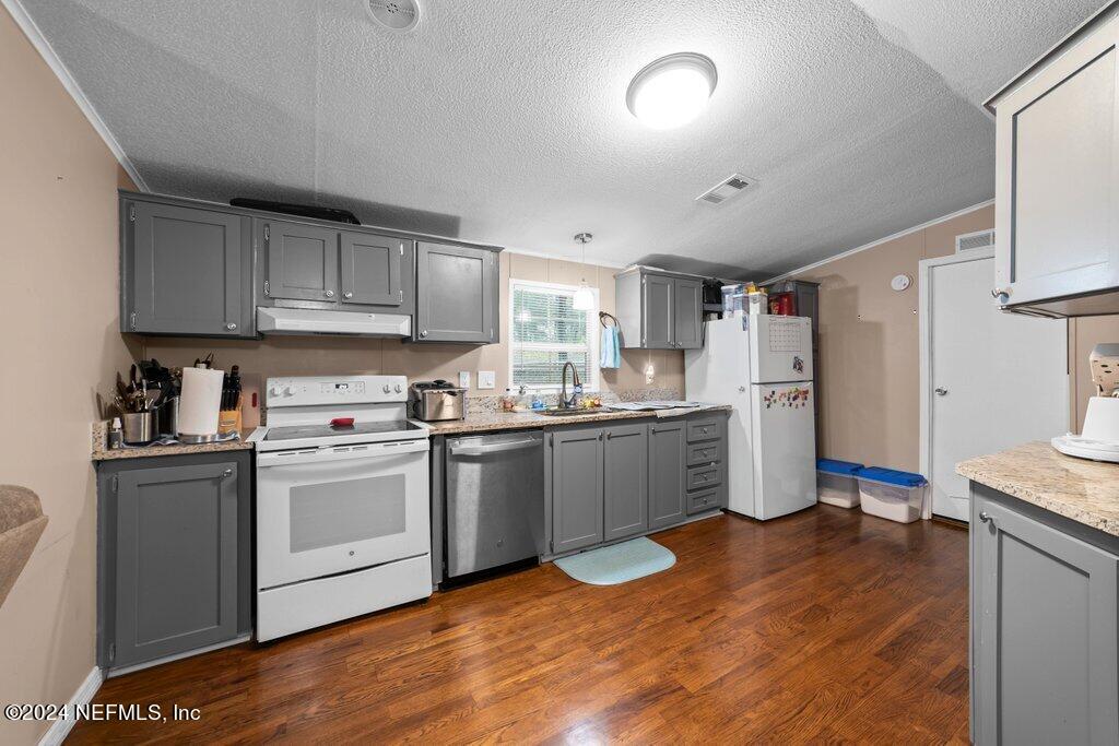 2701 PRIMROSE Circle