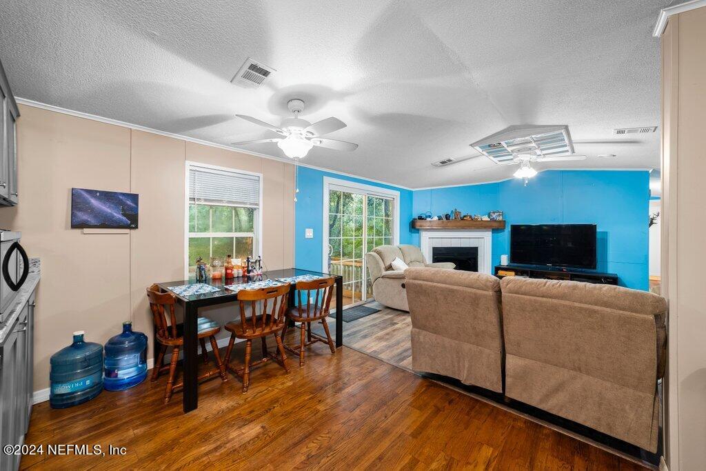 2701 PRIMROSE Circle