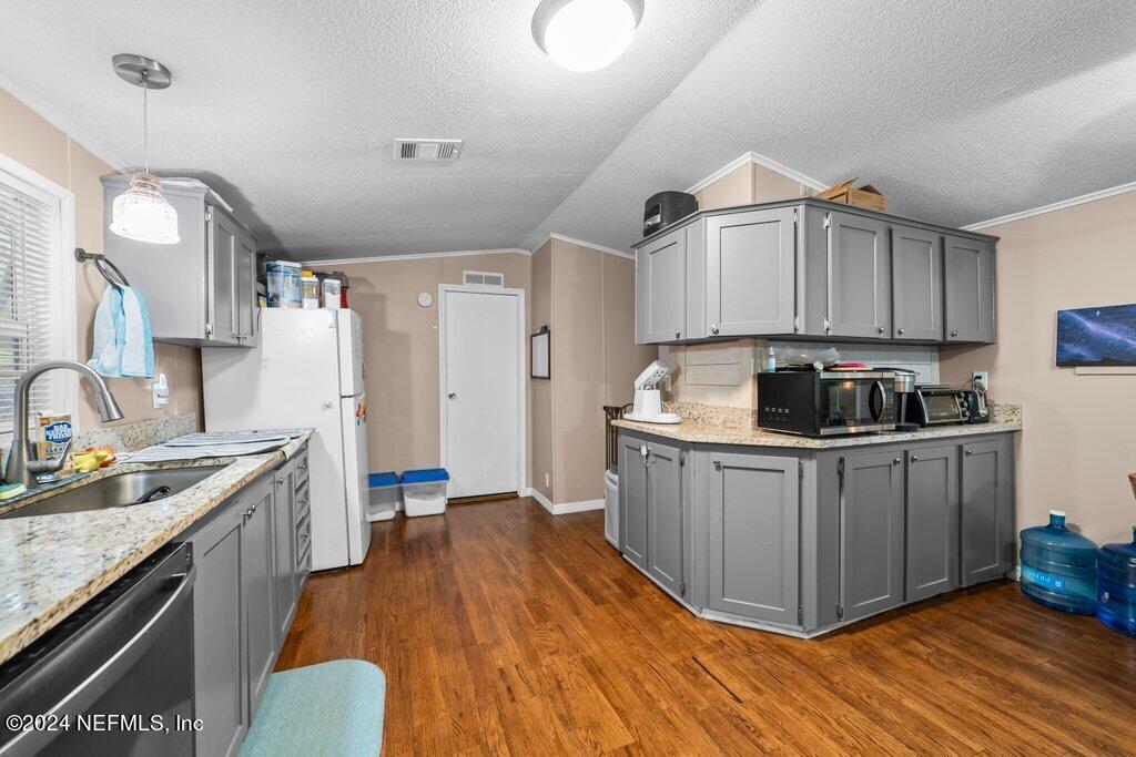 2701 PRIMROSE Circle