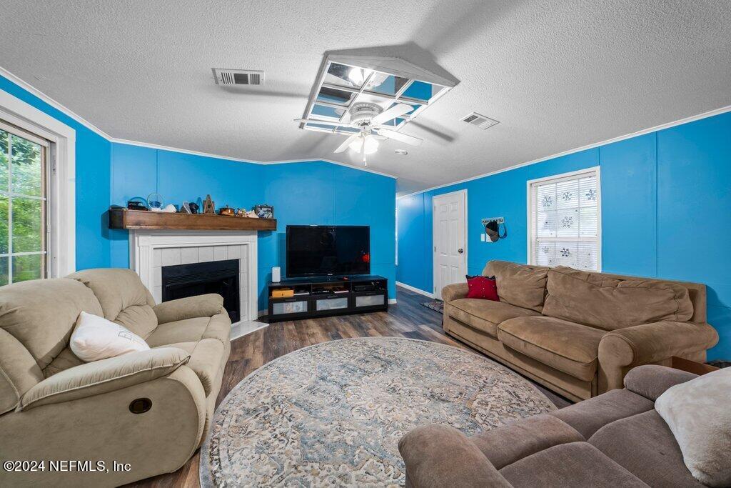 2701 PRIMROSE Circle