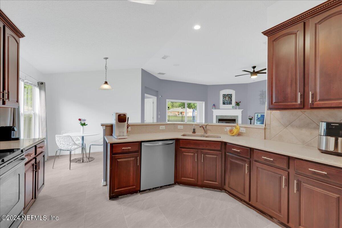 12561 WHITE CEDAR Trail