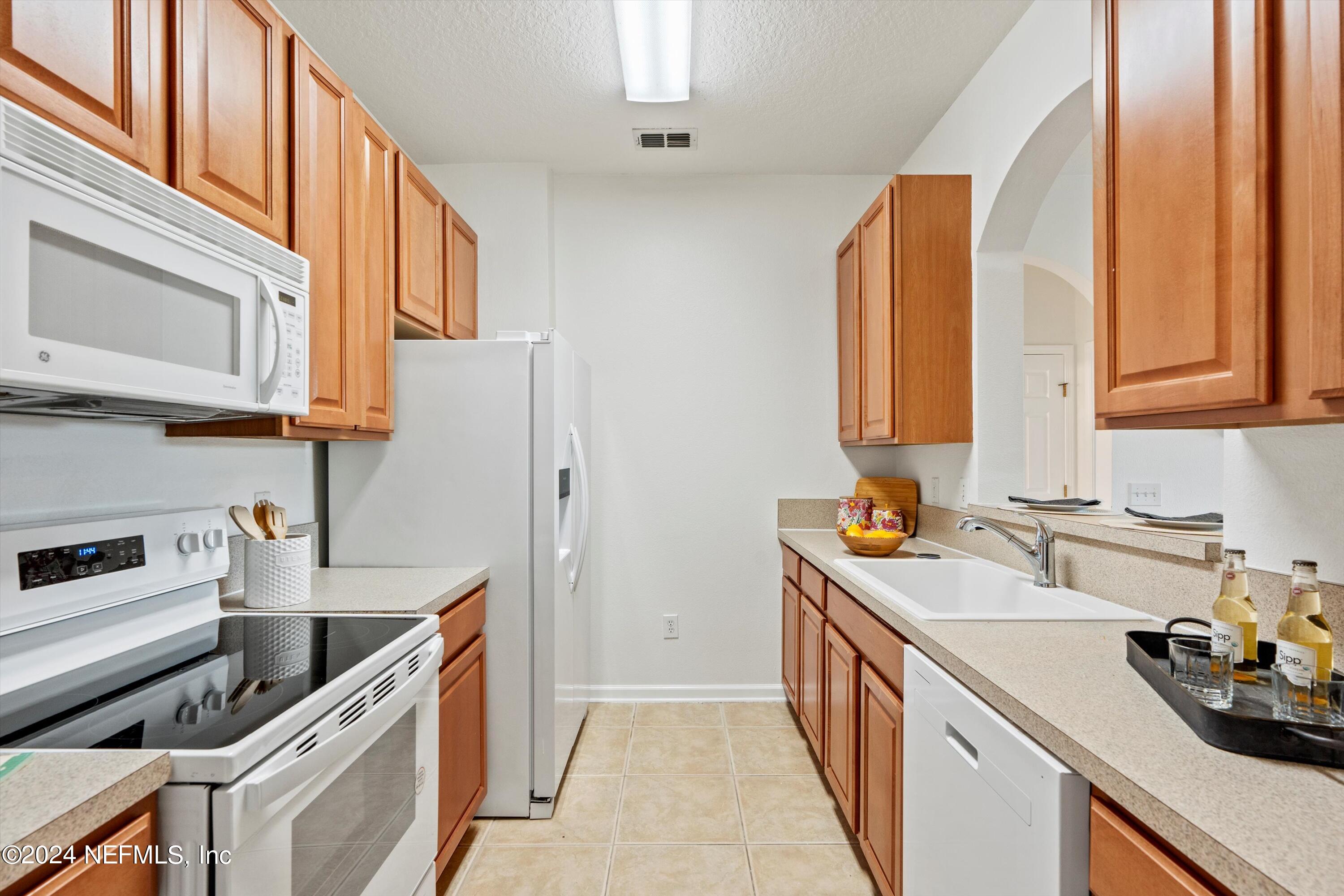 7801 POINT MEADOWS Drive, 2407