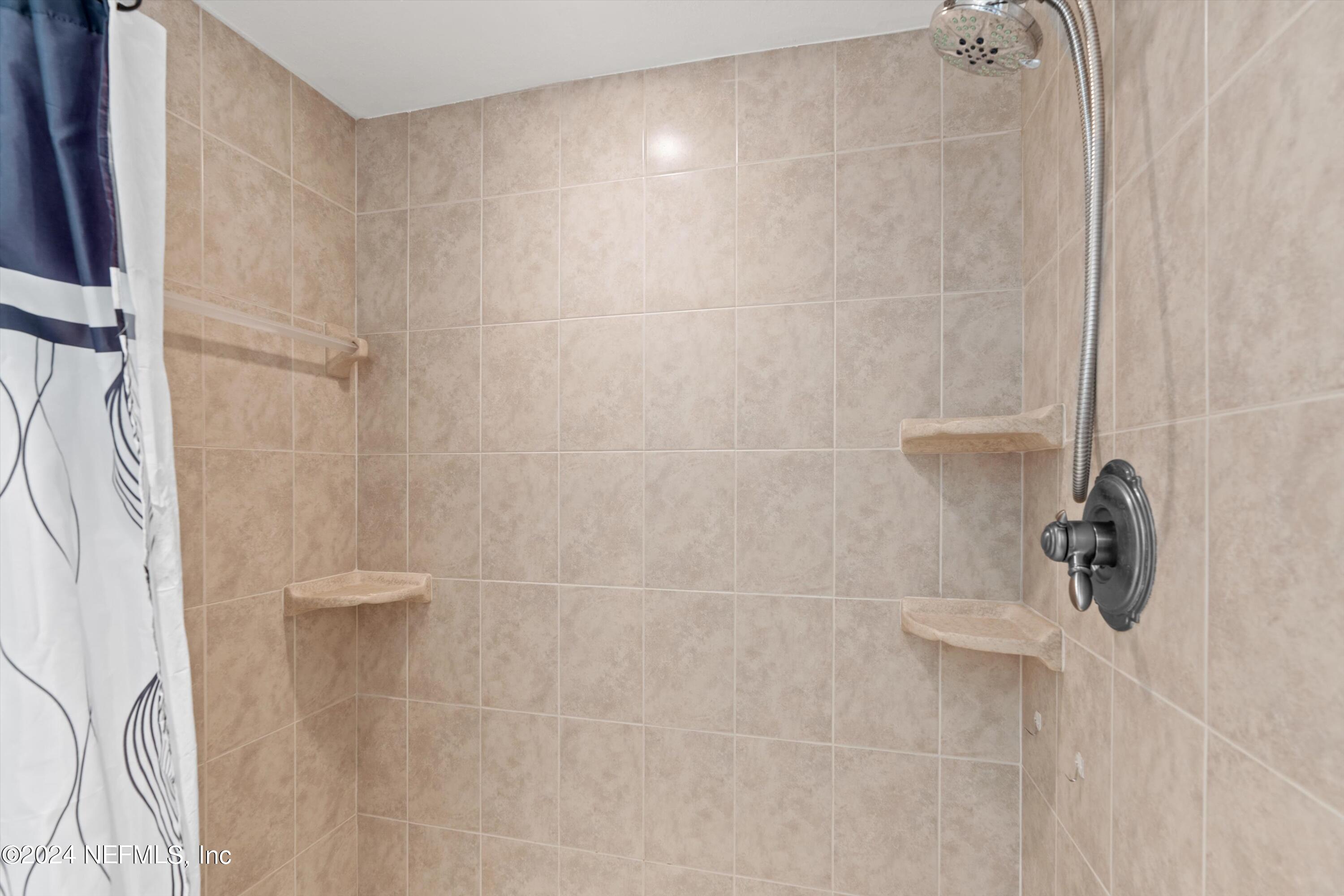 3737 LORETTO Road, 803