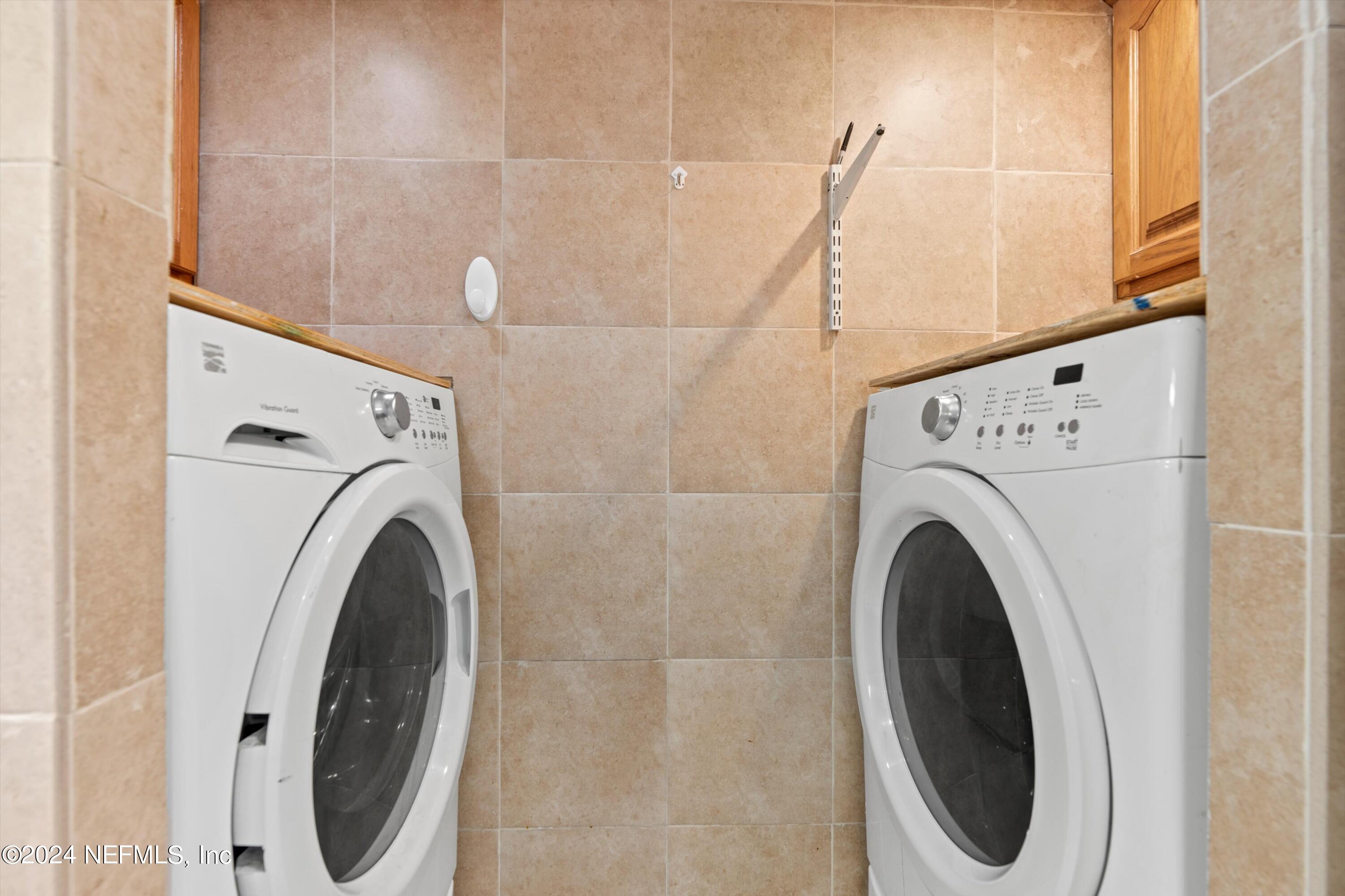 3737 LORETTO Road, 803