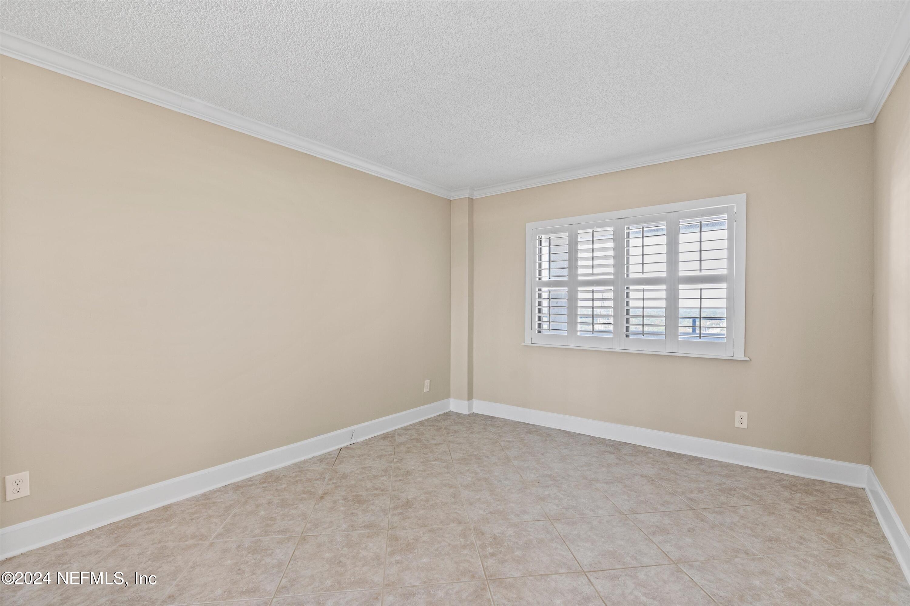 1901 1ST Street N, 1304