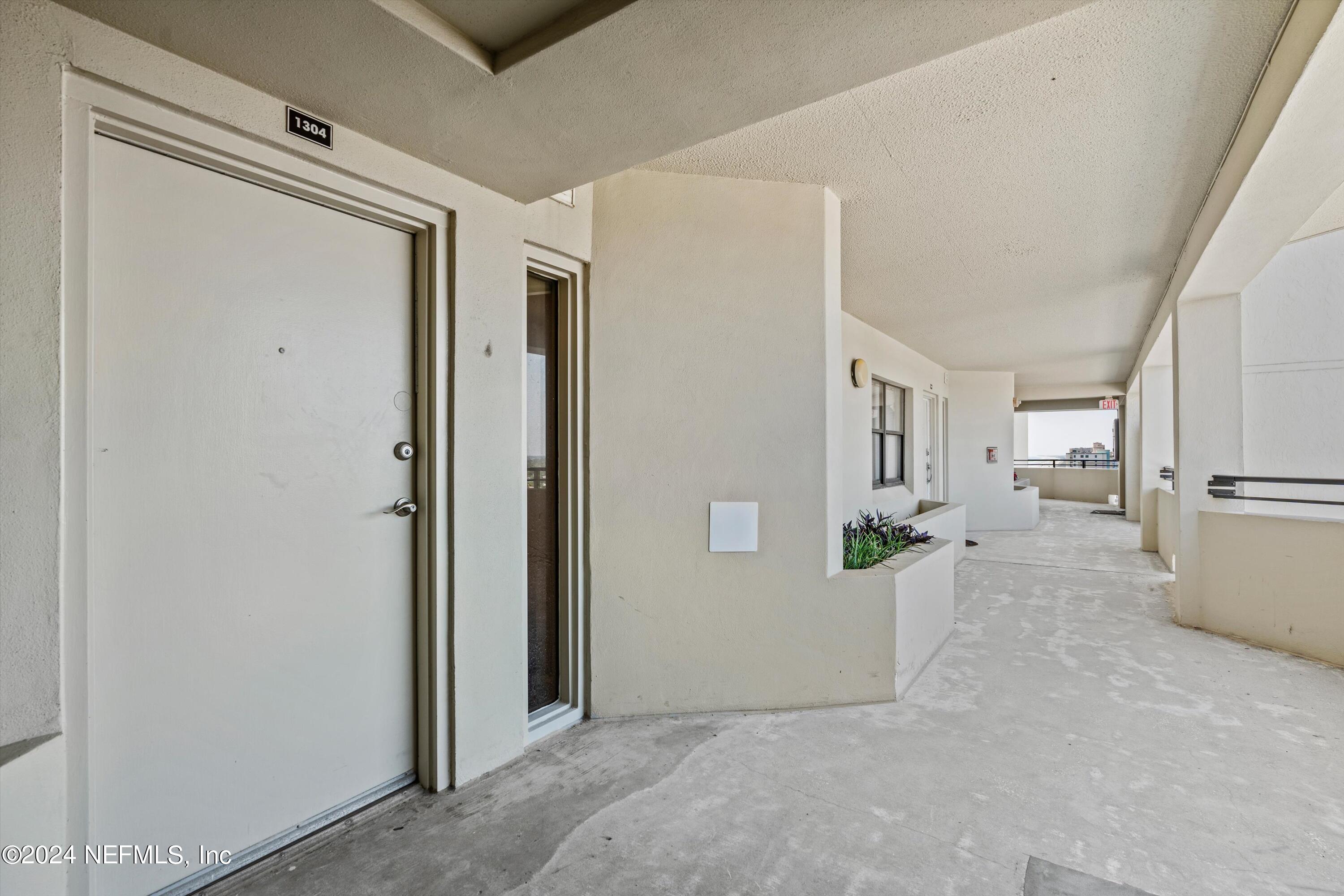 1901 1ST Street N, 1304