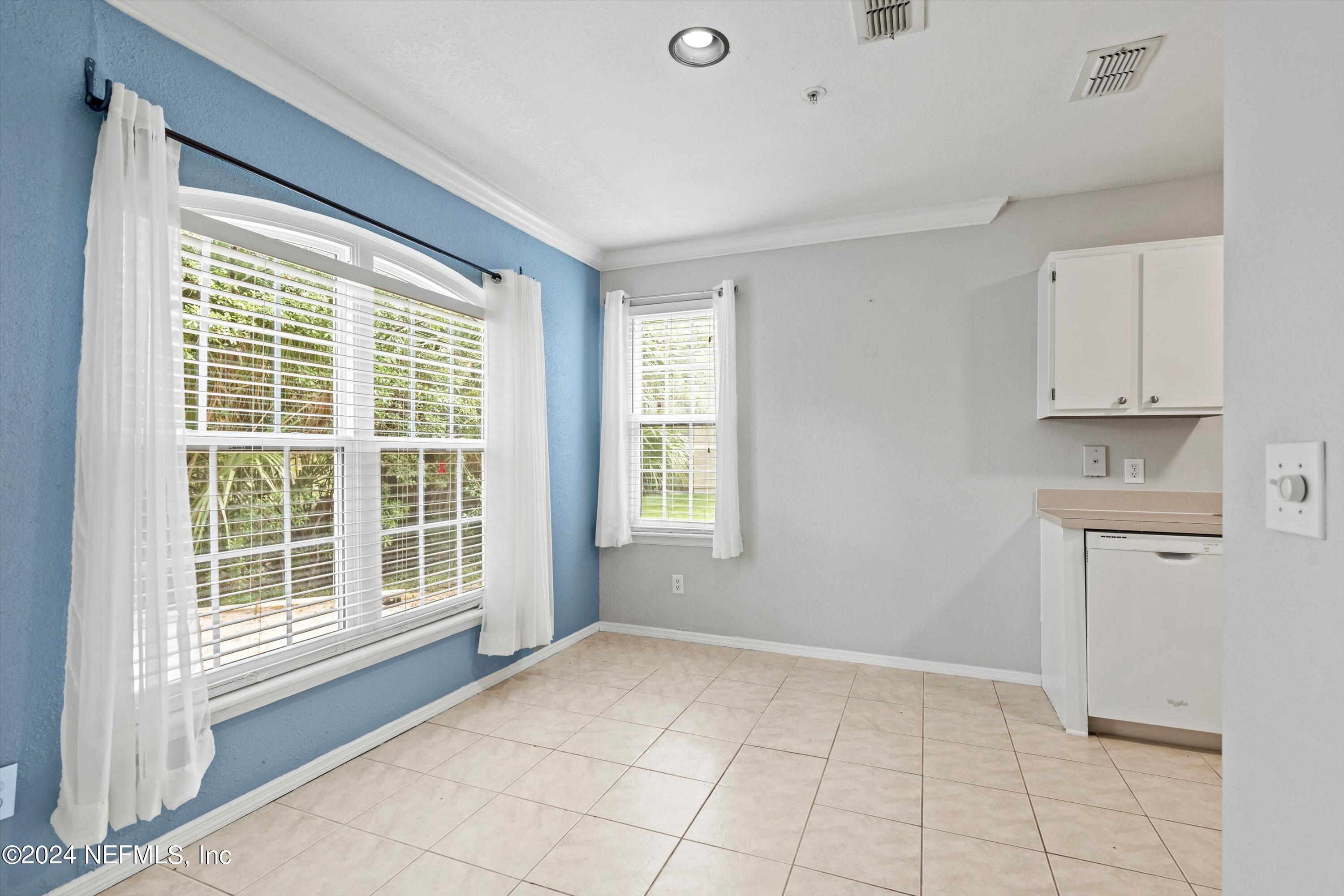 1701 THE GREENS Way, 1515