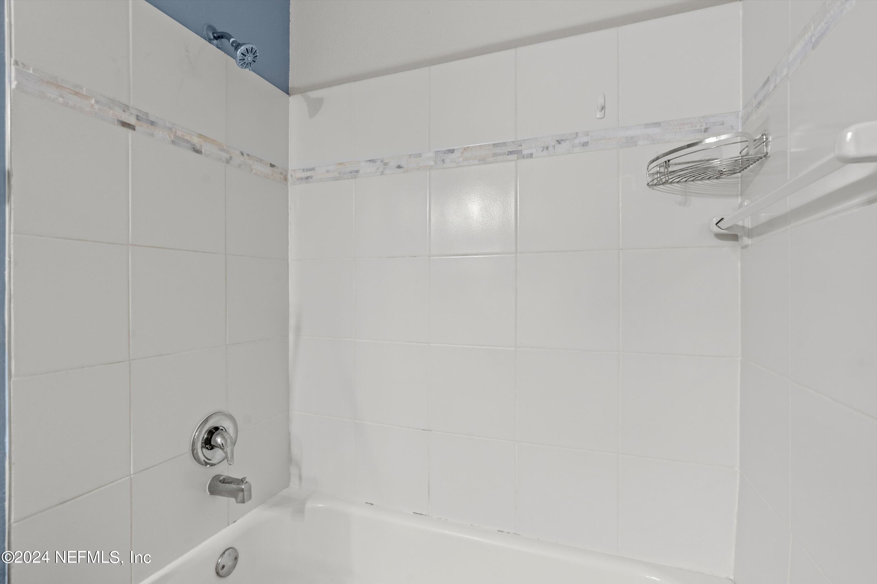 1701 THE GREENS Way, 1515