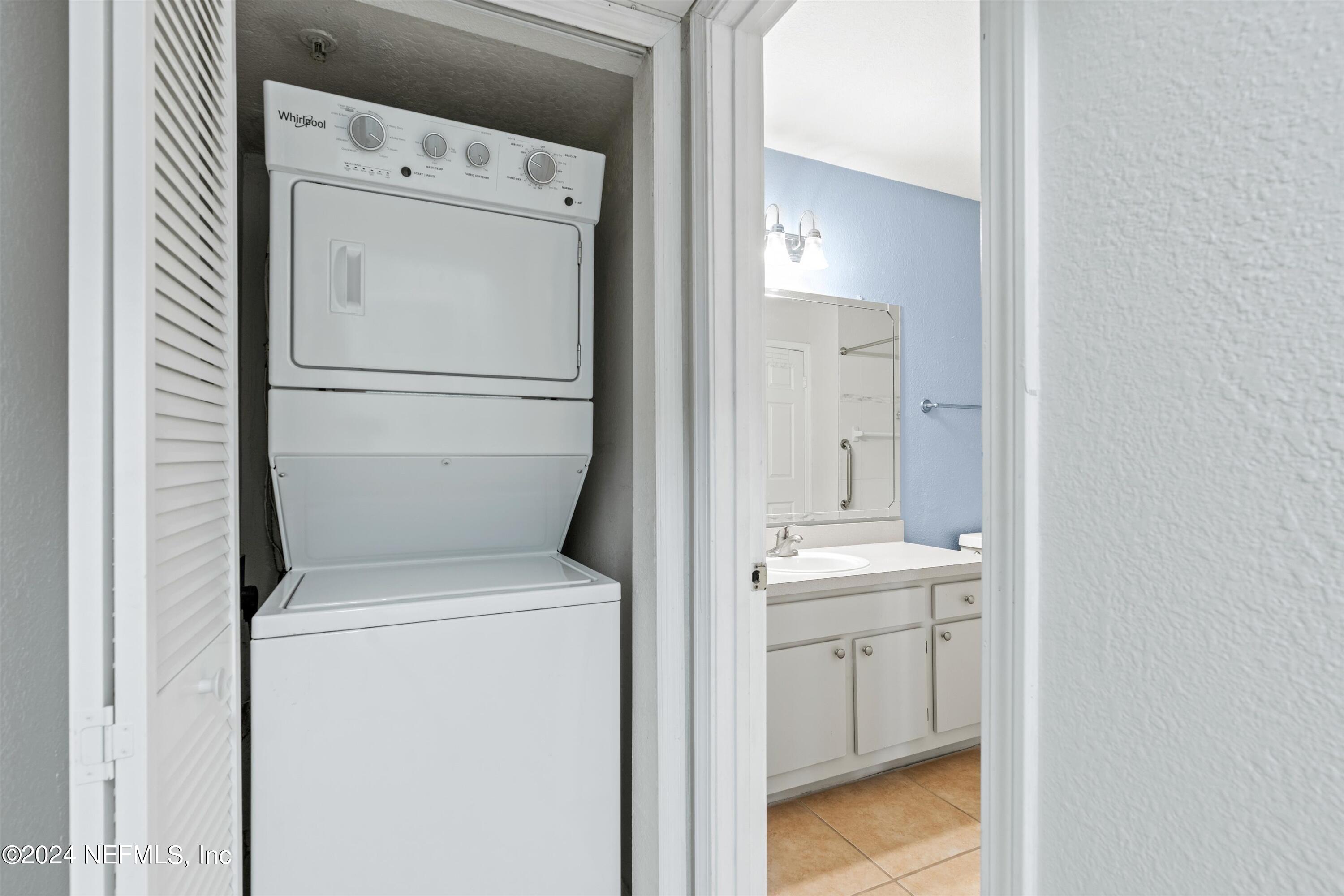 1701 THE GREENS Way, 1515