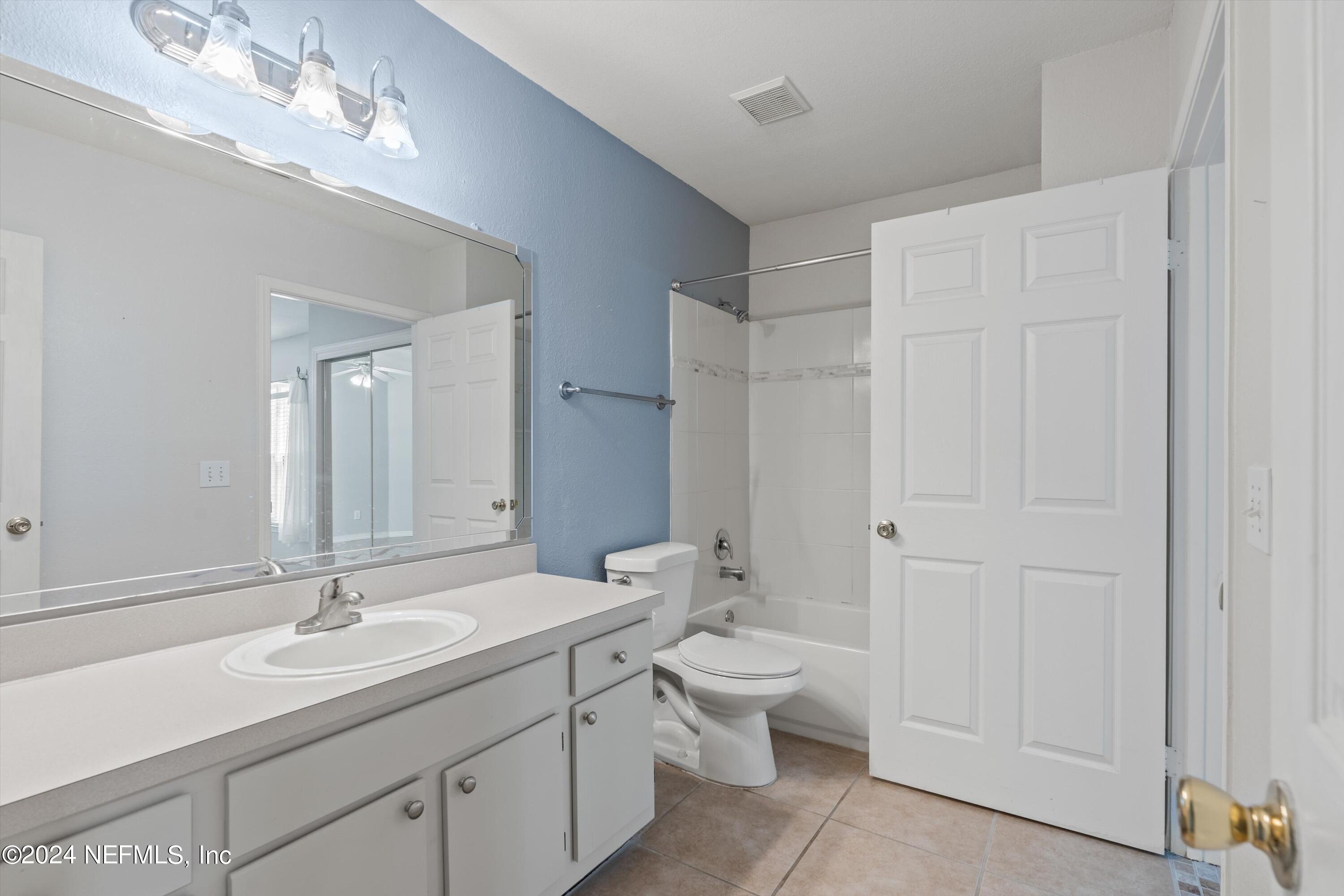 1701 THE GREENS Way, 1515