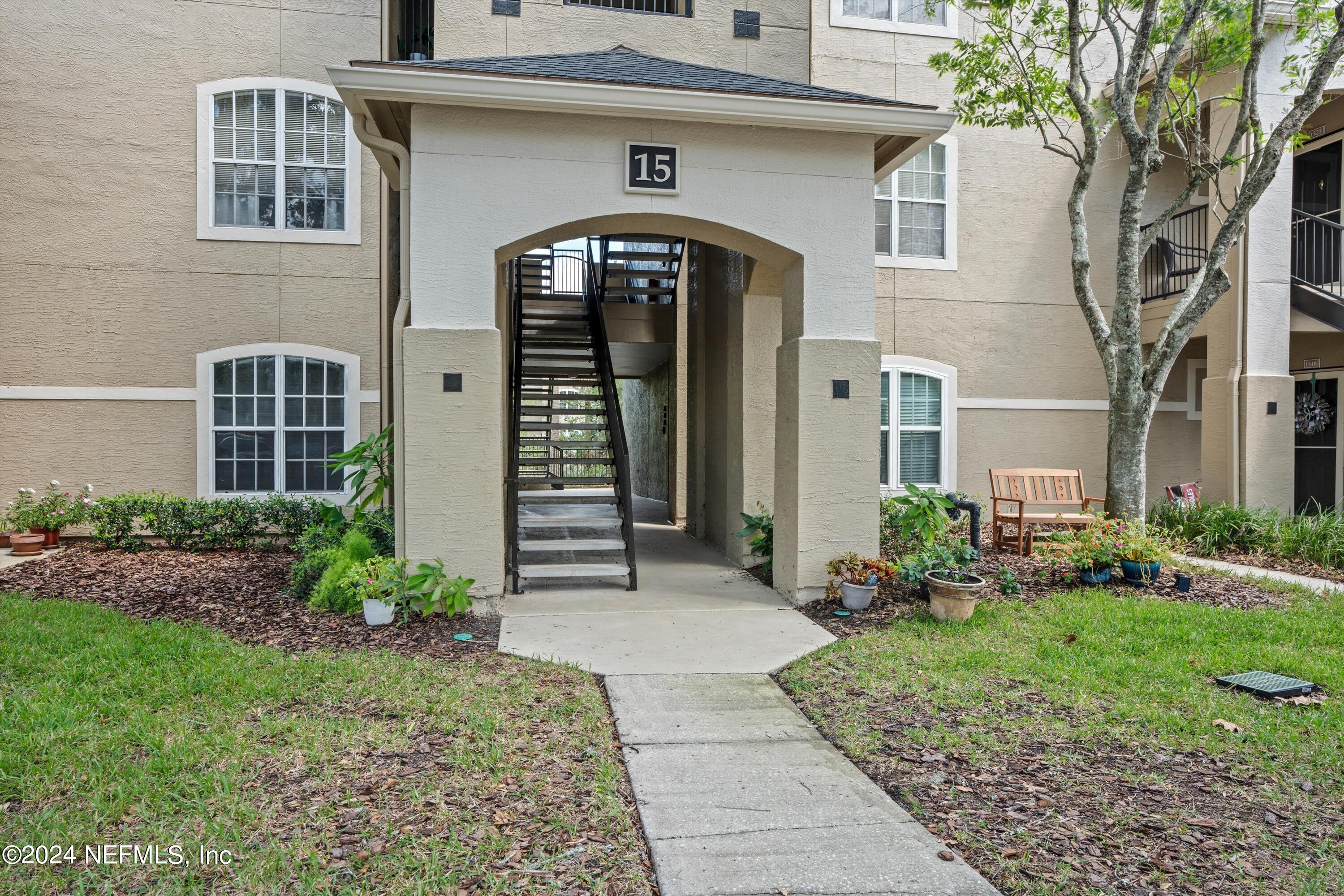 1701 THE GREENS Way, 1515