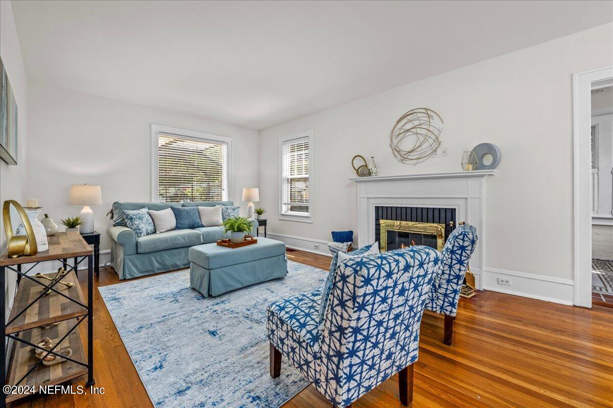 1485 AVONDALE Avenue