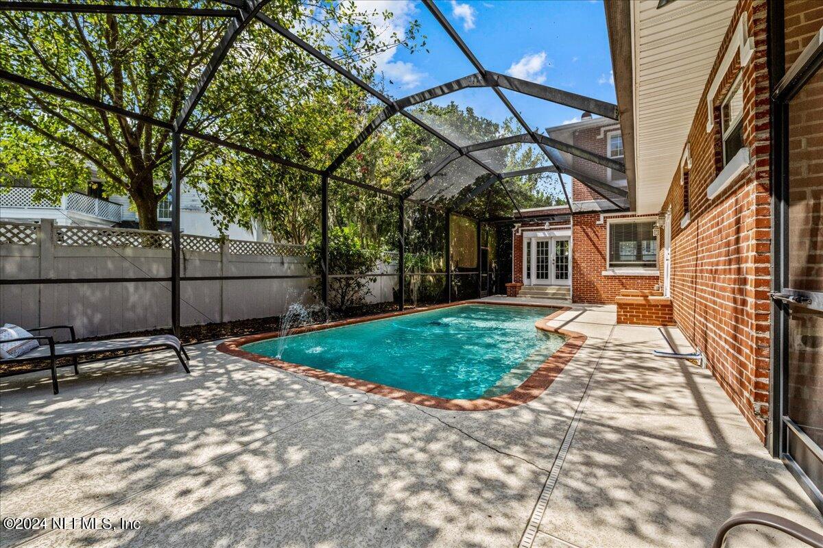 1485 AVONDALE Avenue