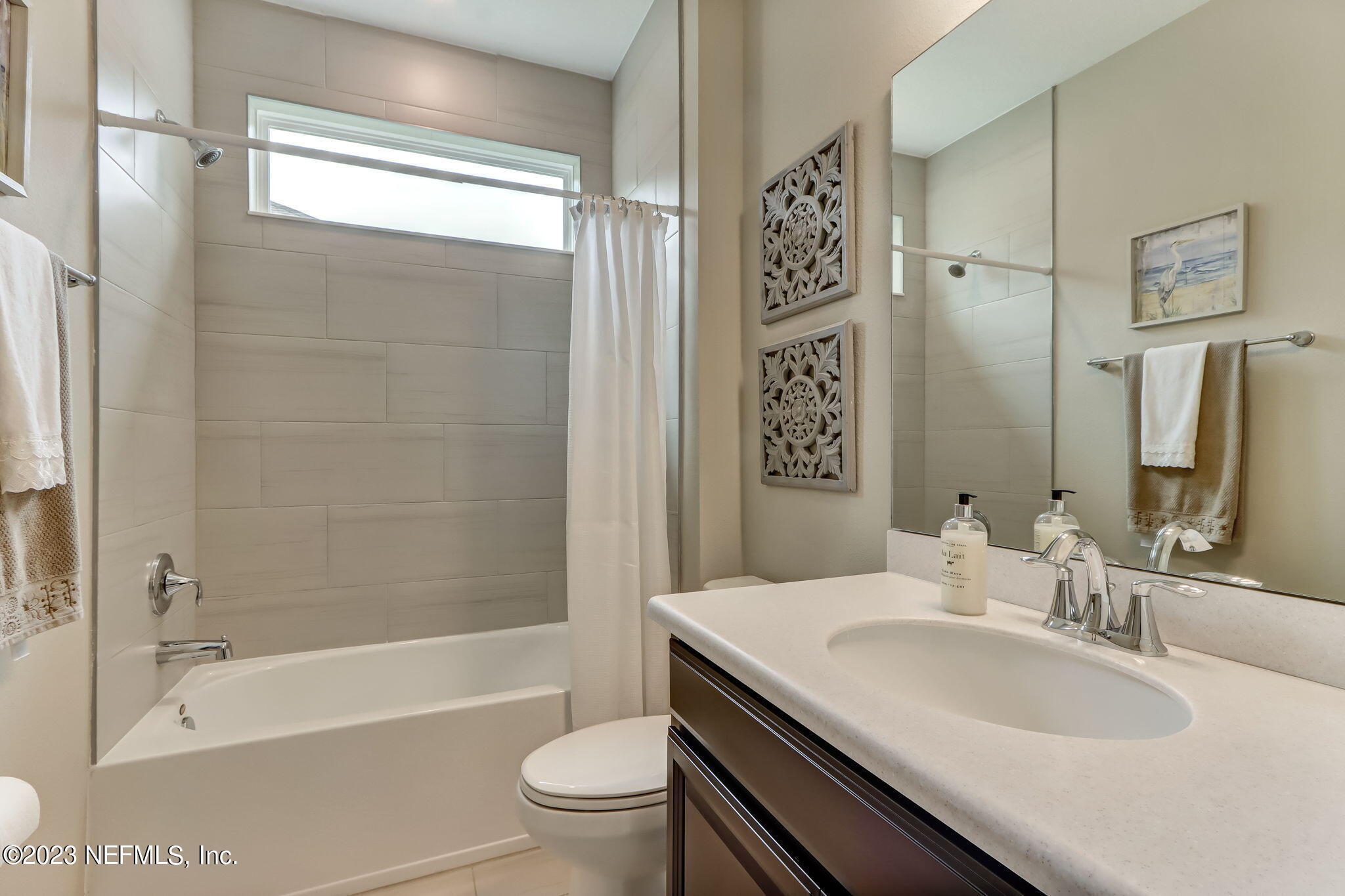 484 GLORIETA Drive