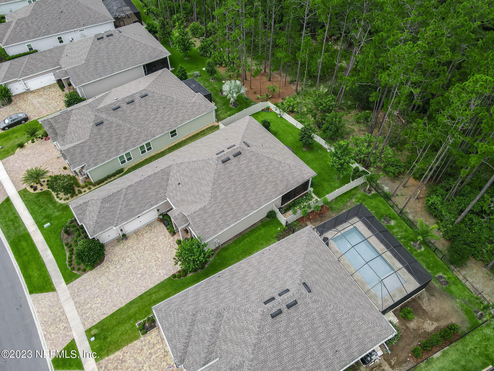 484 GLORIETA Drive