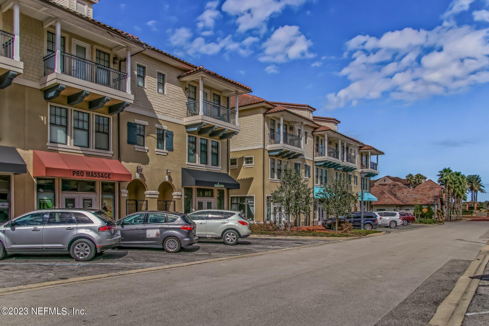 484 GLORIETA Drive