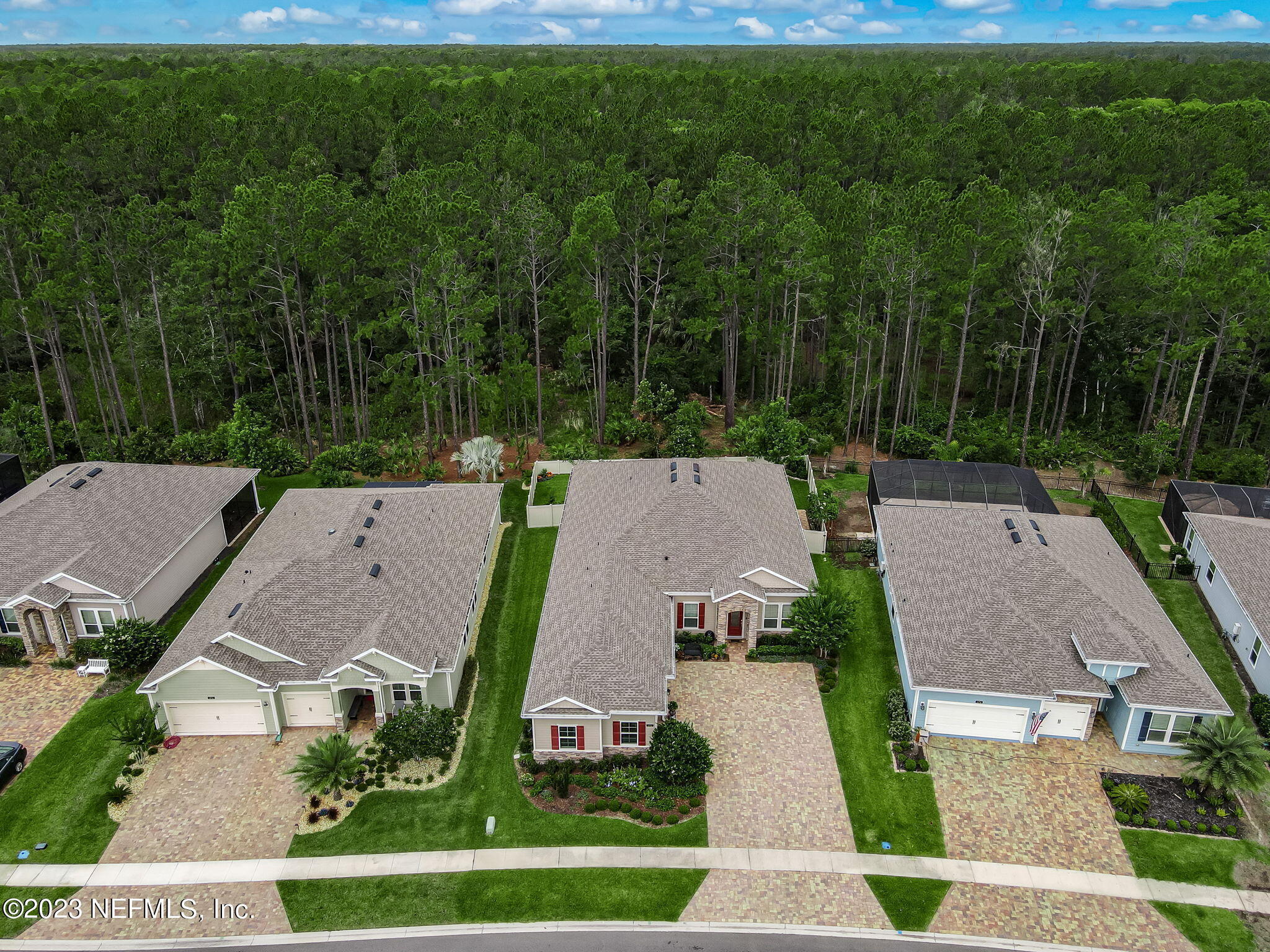 484 GLORIETA Drive