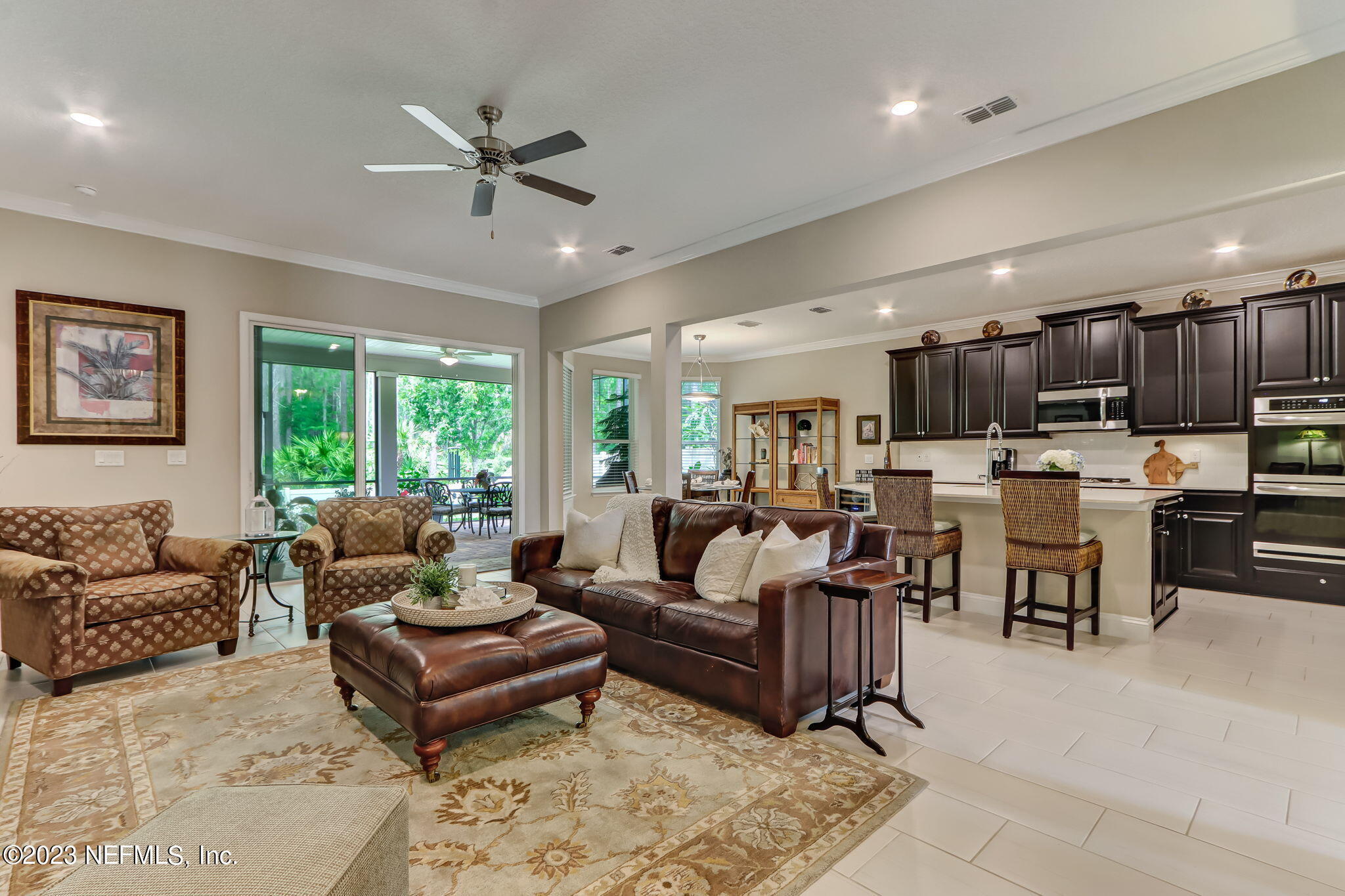 484 GLORIETA Drive