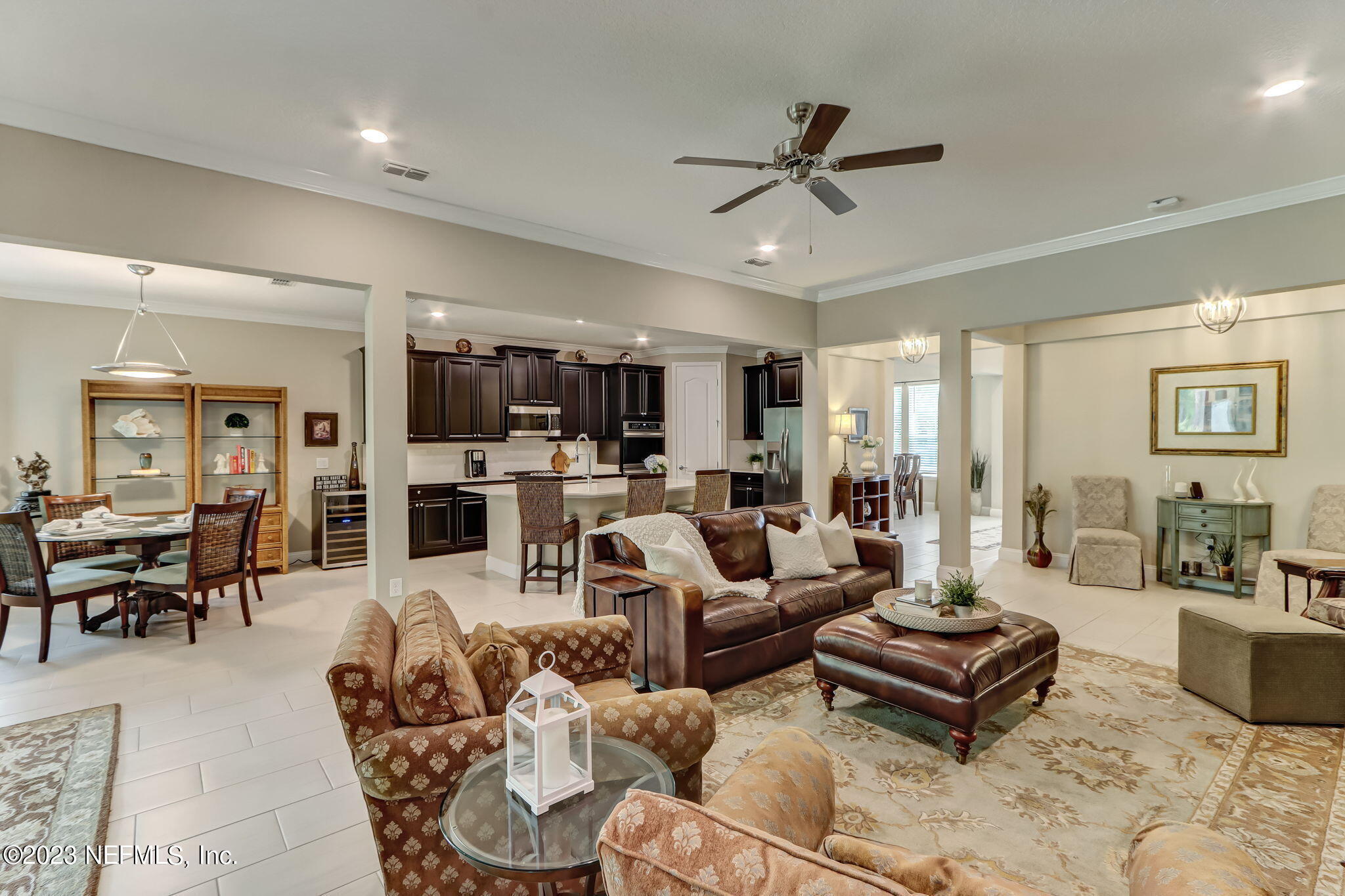 484 GLORIETA Drive