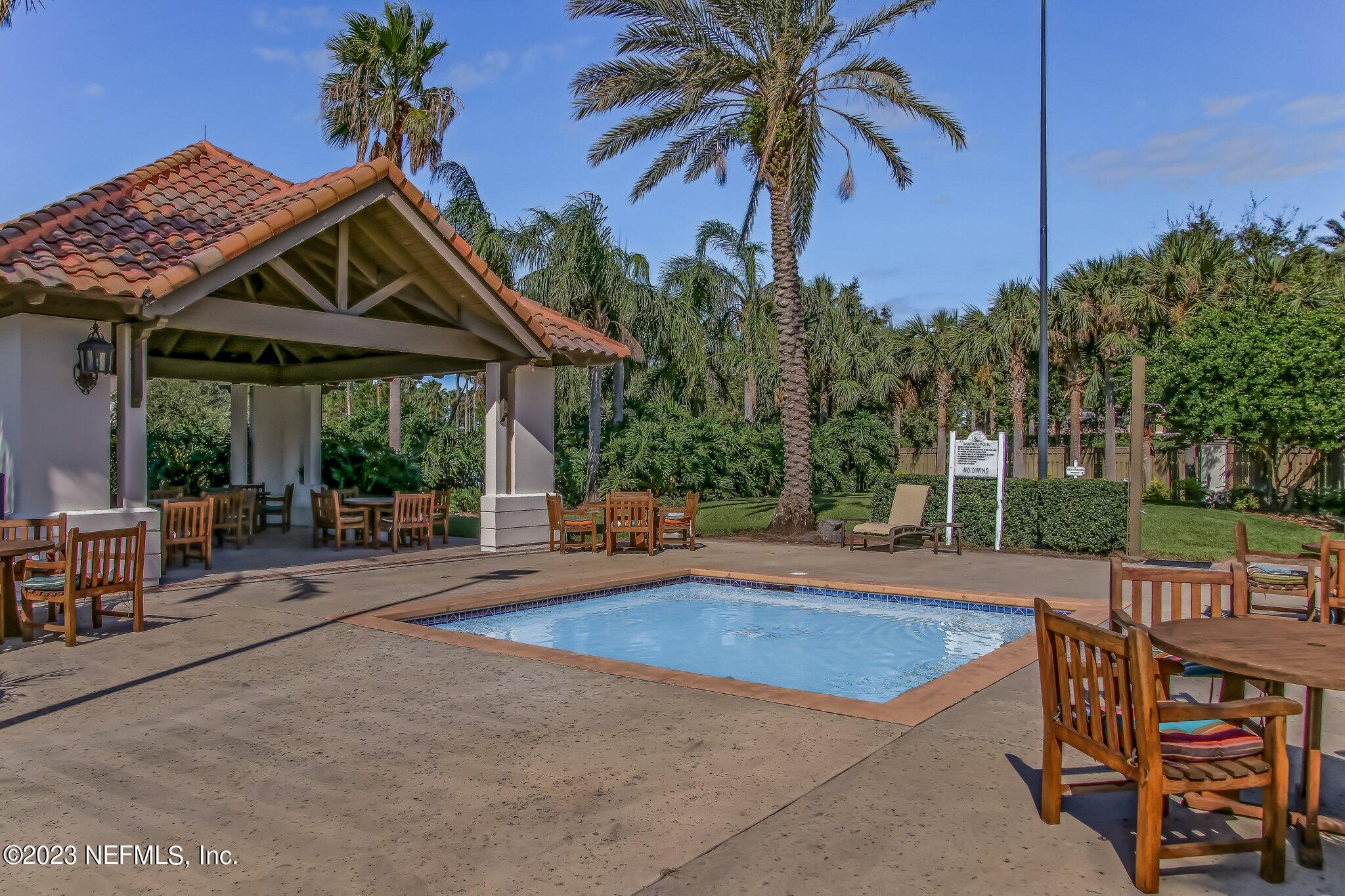 484 GLORIETA Drive