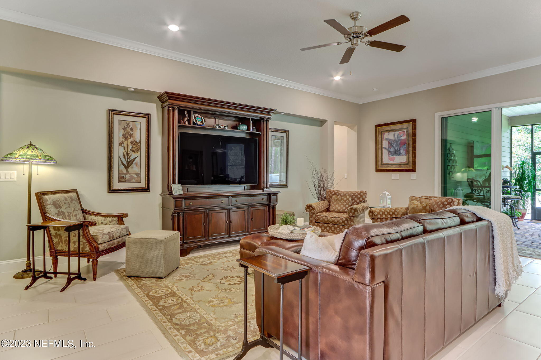 484 GLORIETA Drive