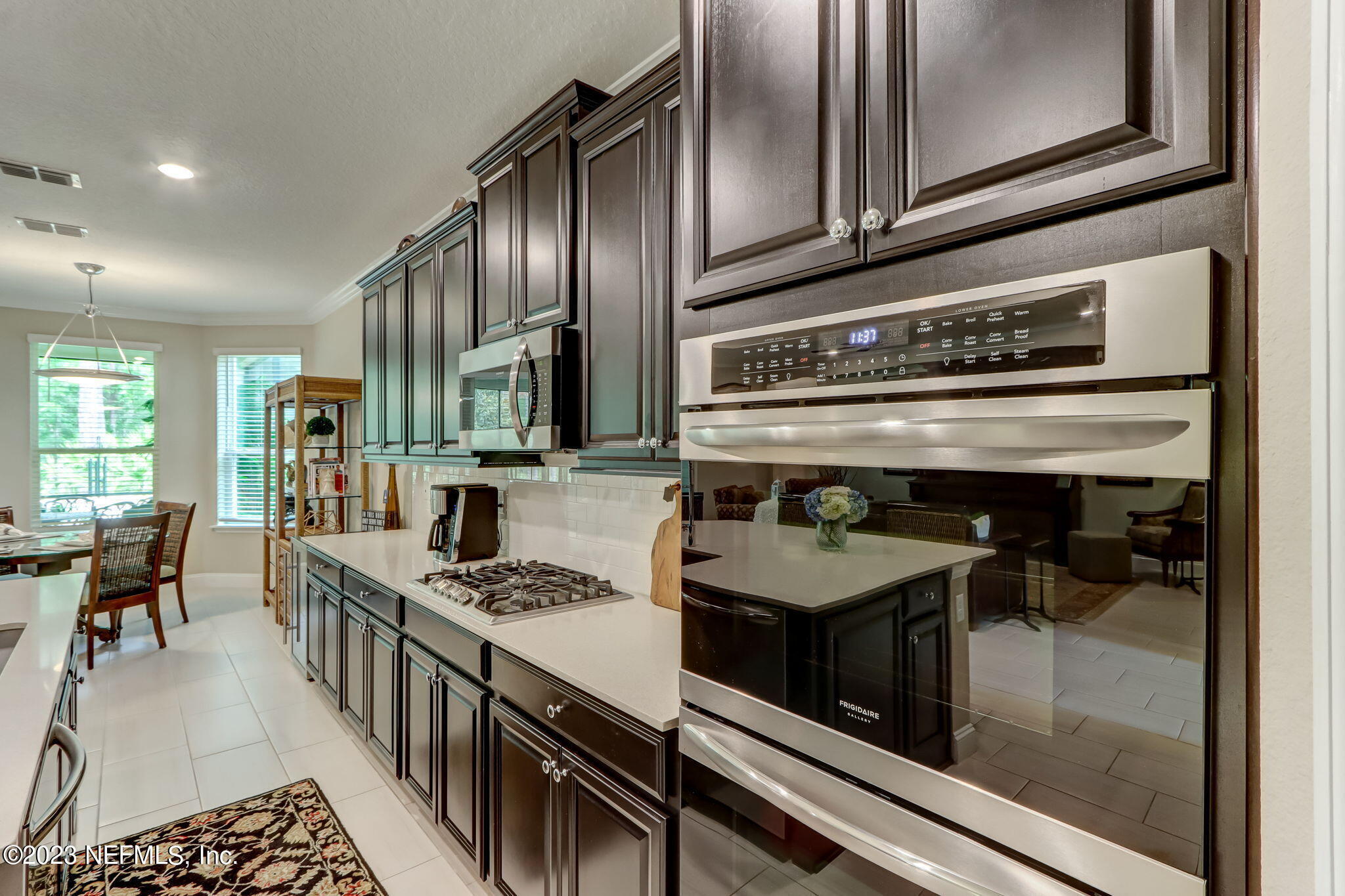 484 GLORIETA Drive