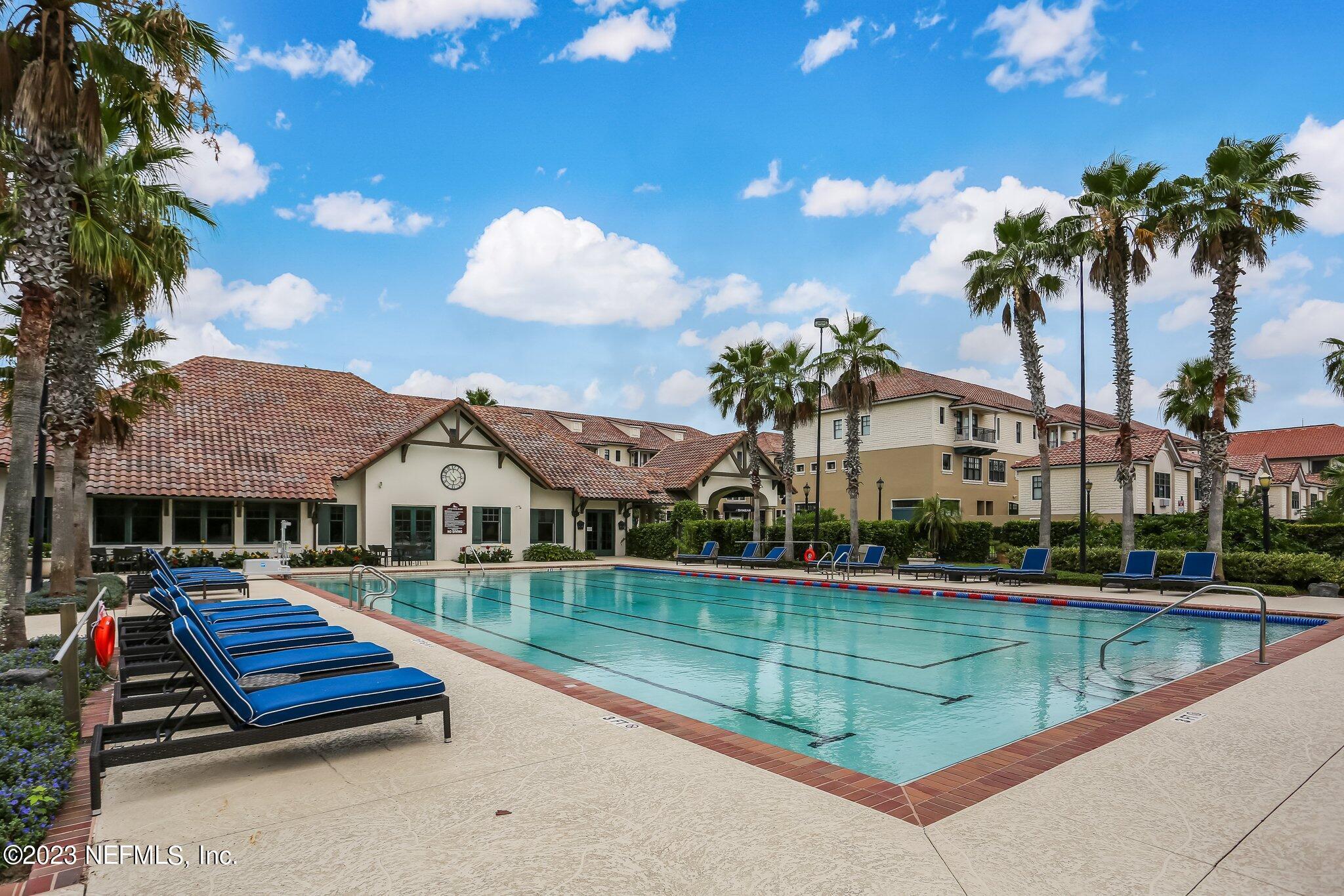 484 GLORIETA Drive