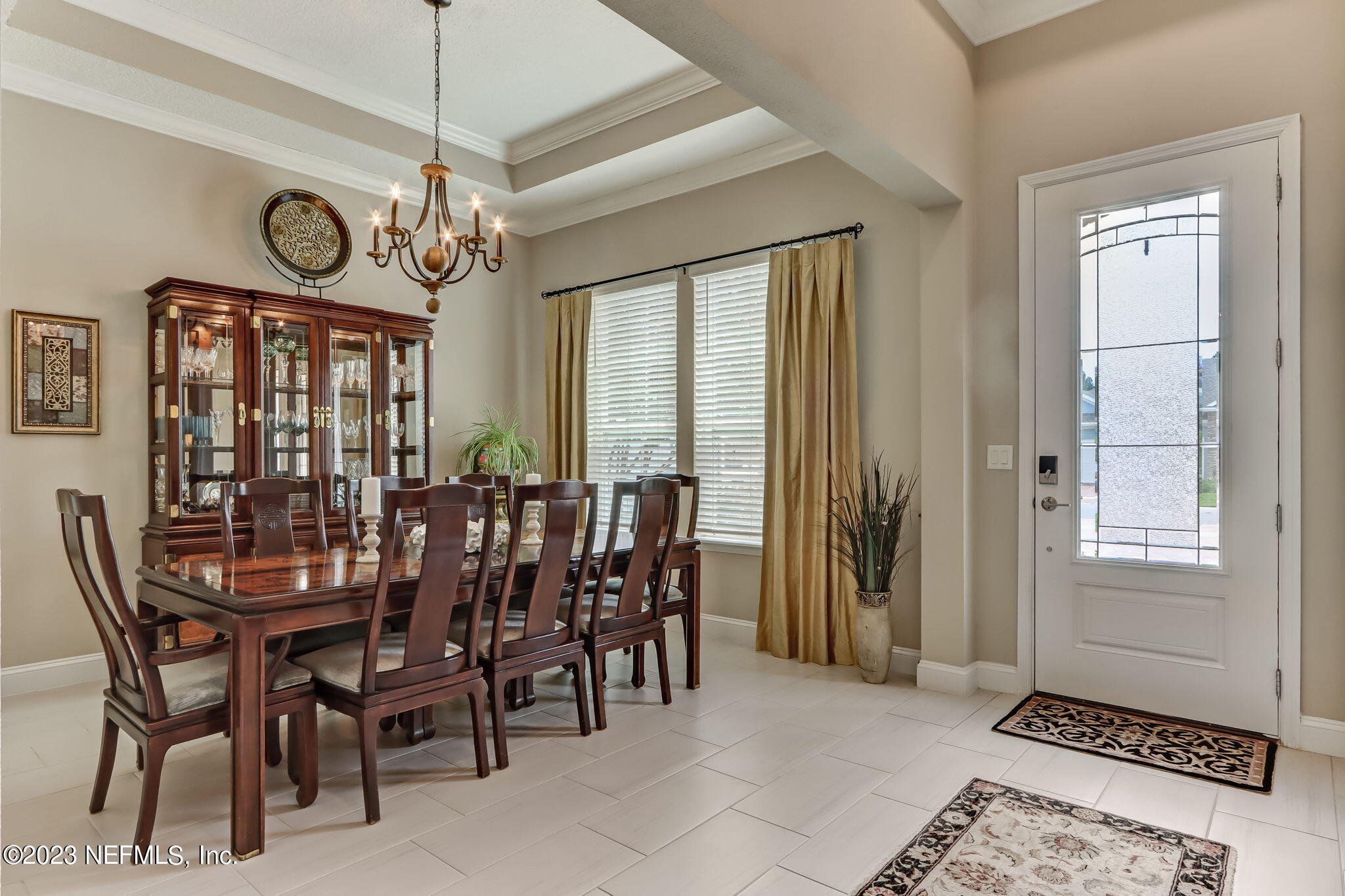 484 GLORIETA Drive