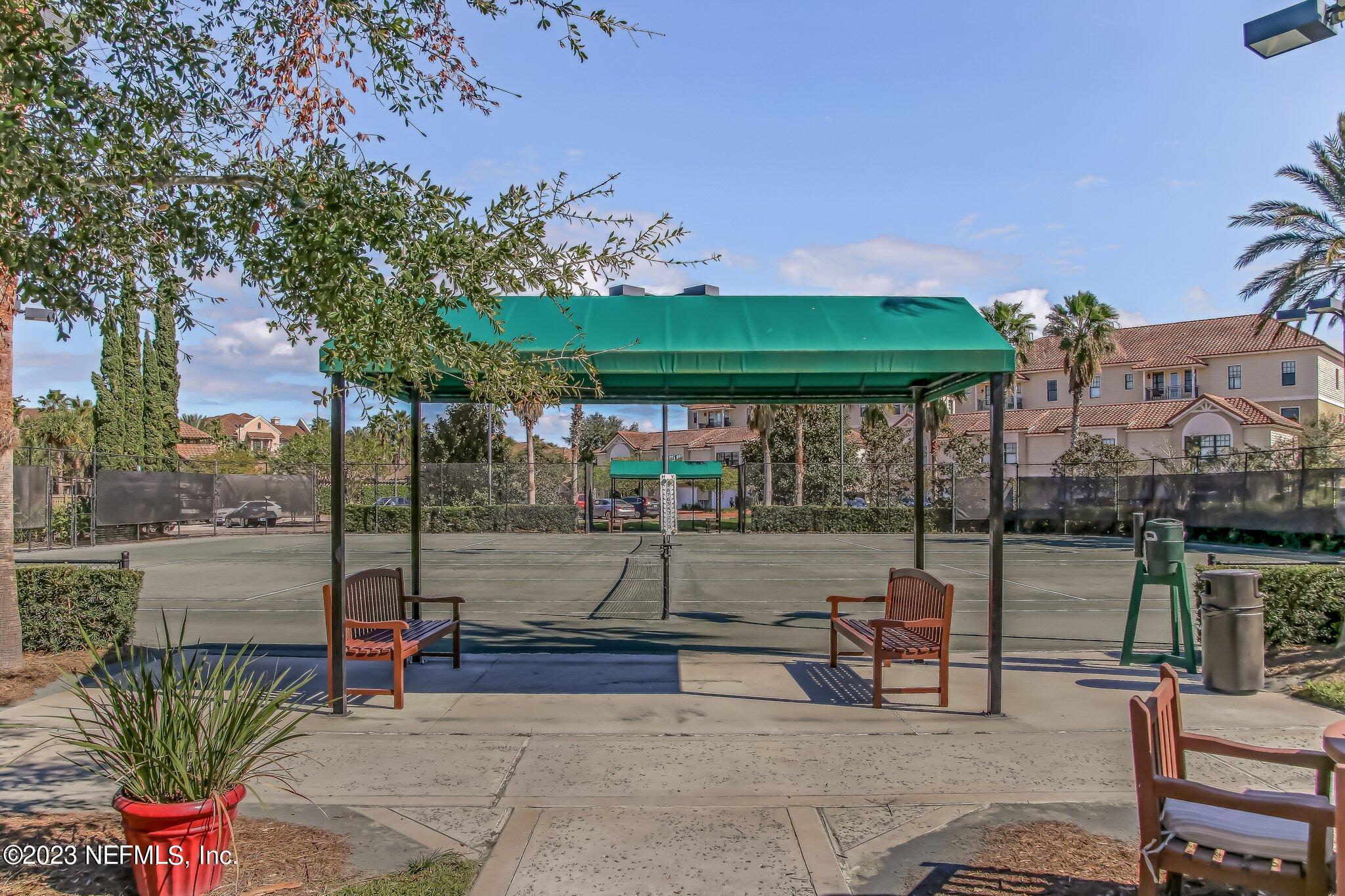 484 GLORIETA Drive