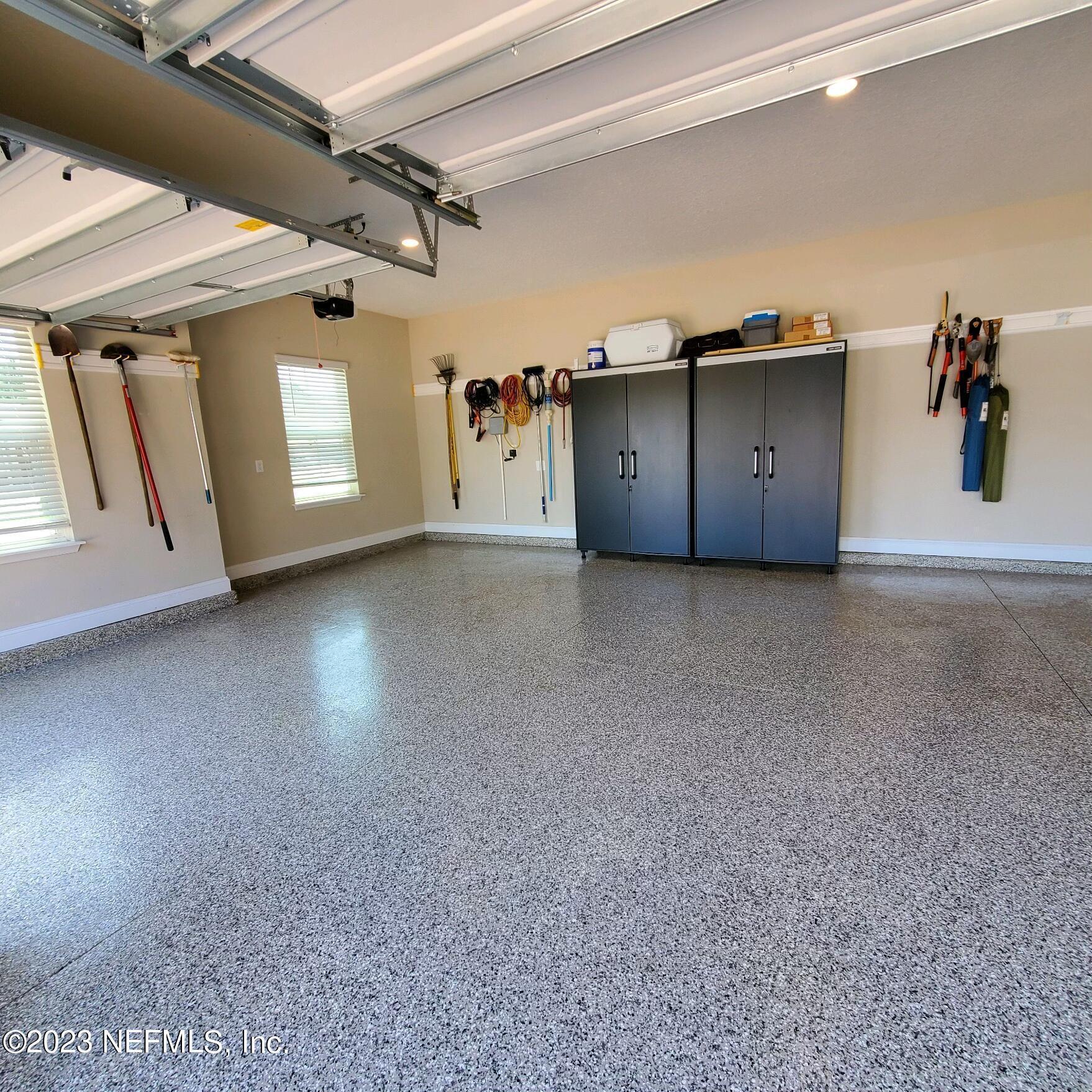 484 GLORIETA Drive