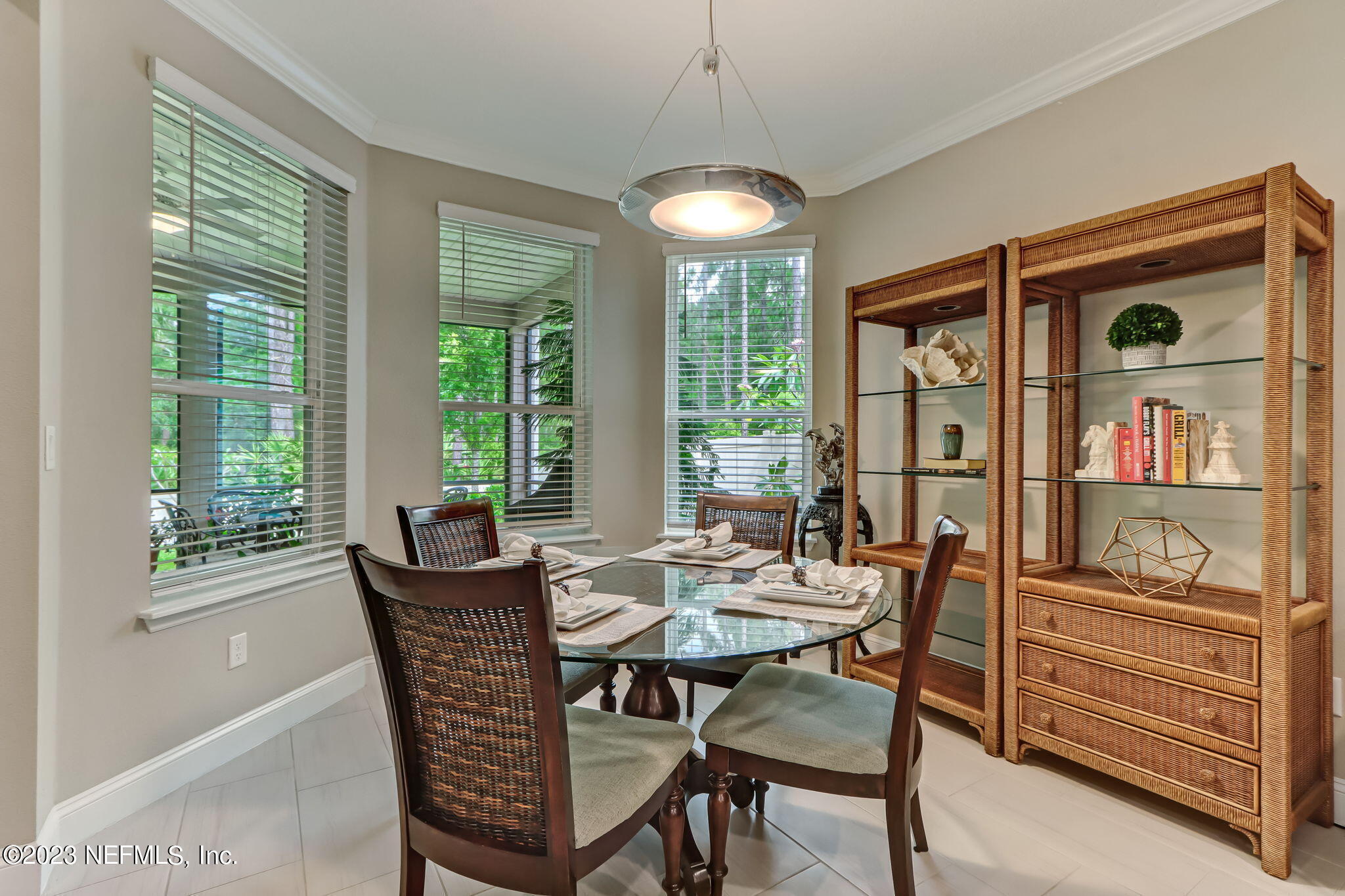 484 GLORIETA Drive