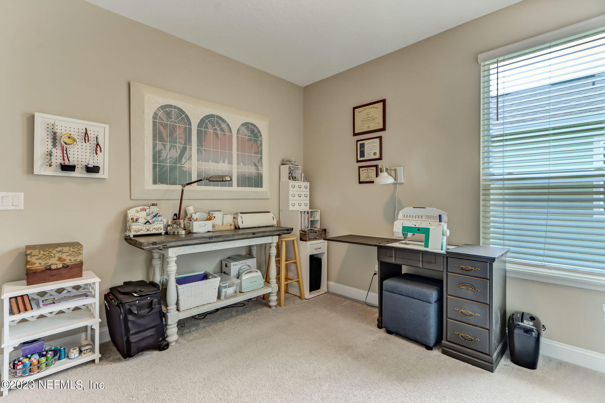 484 GLORIETA Drive