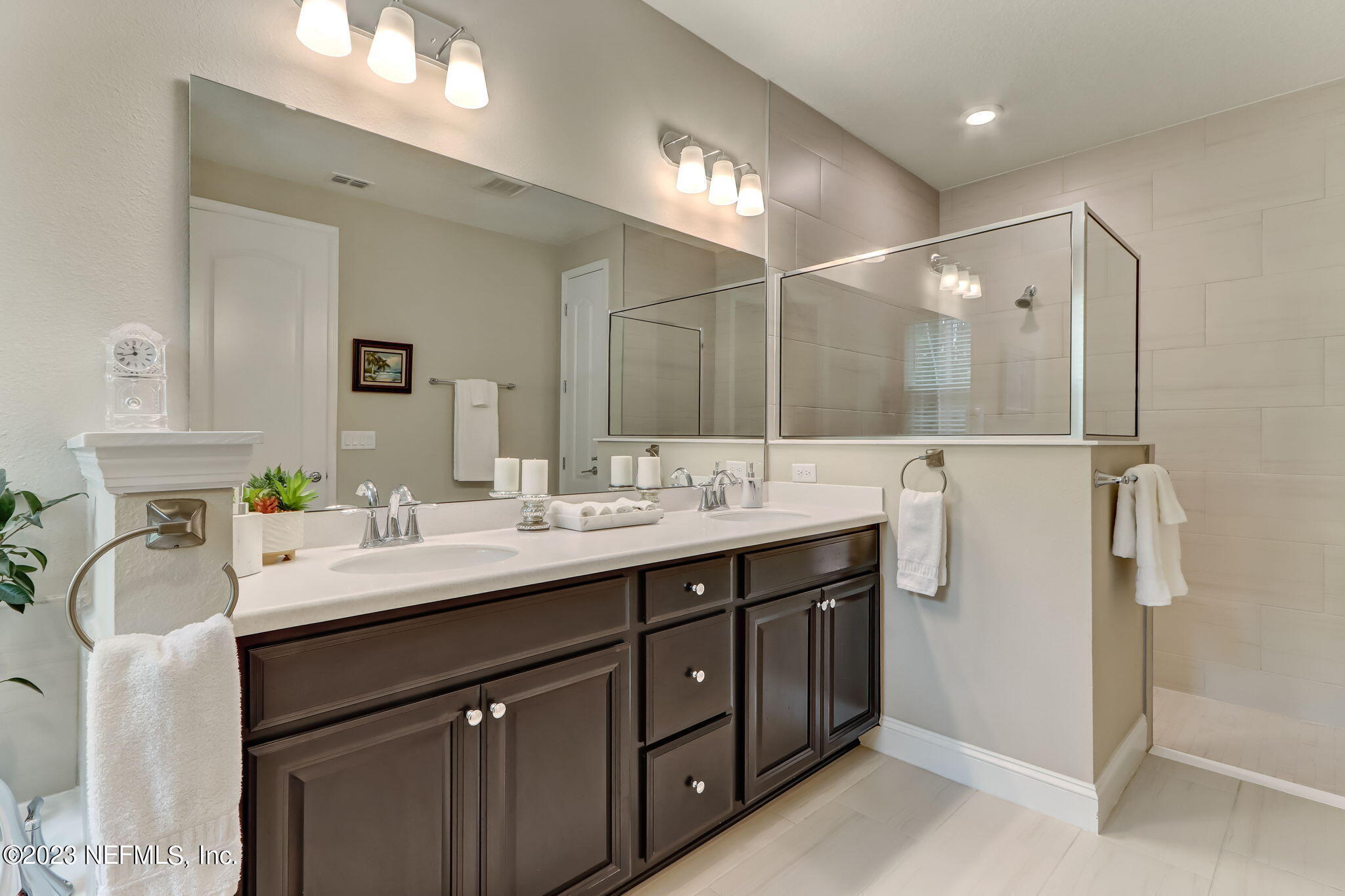 484 GLORIETA Drive