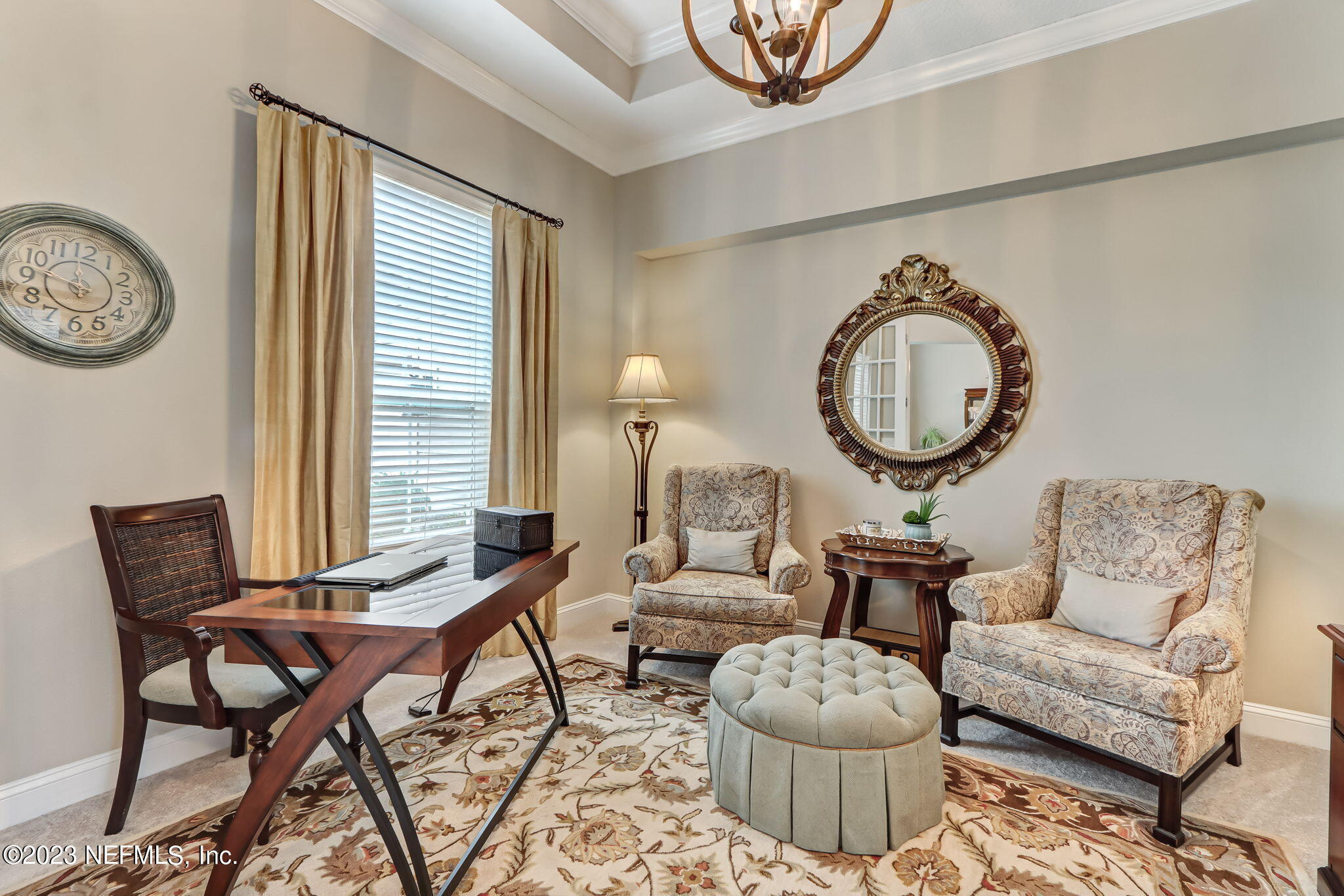 484 GLORIETA Drive