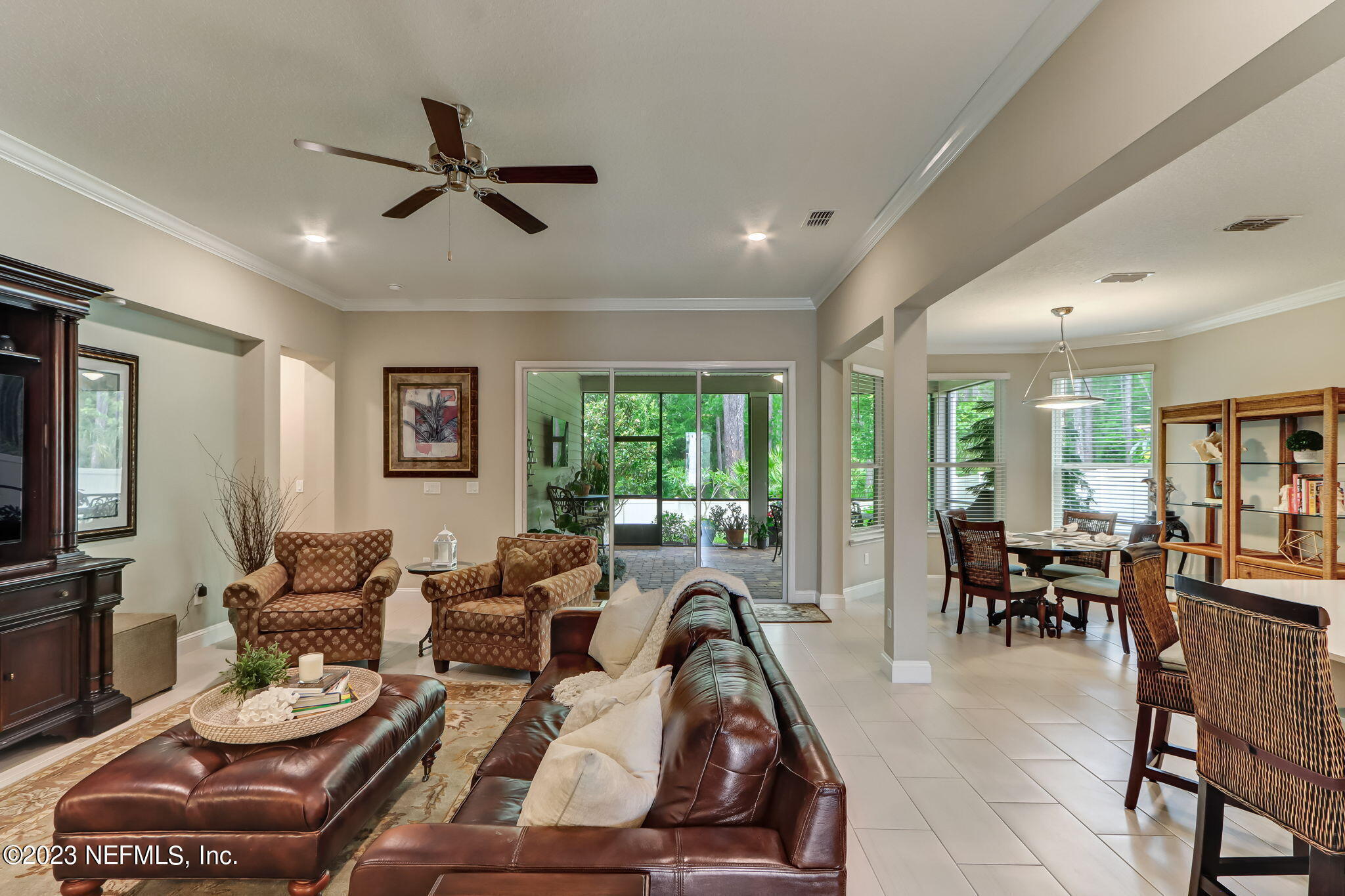 484 GLORIETA Drive