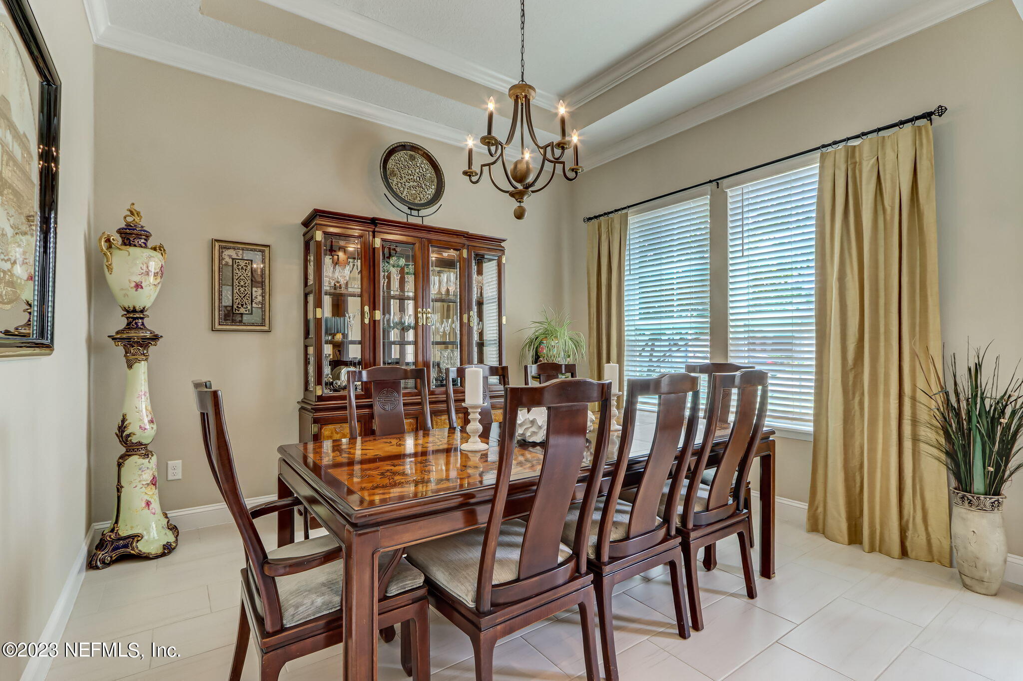 484 GLORIETA Drive
