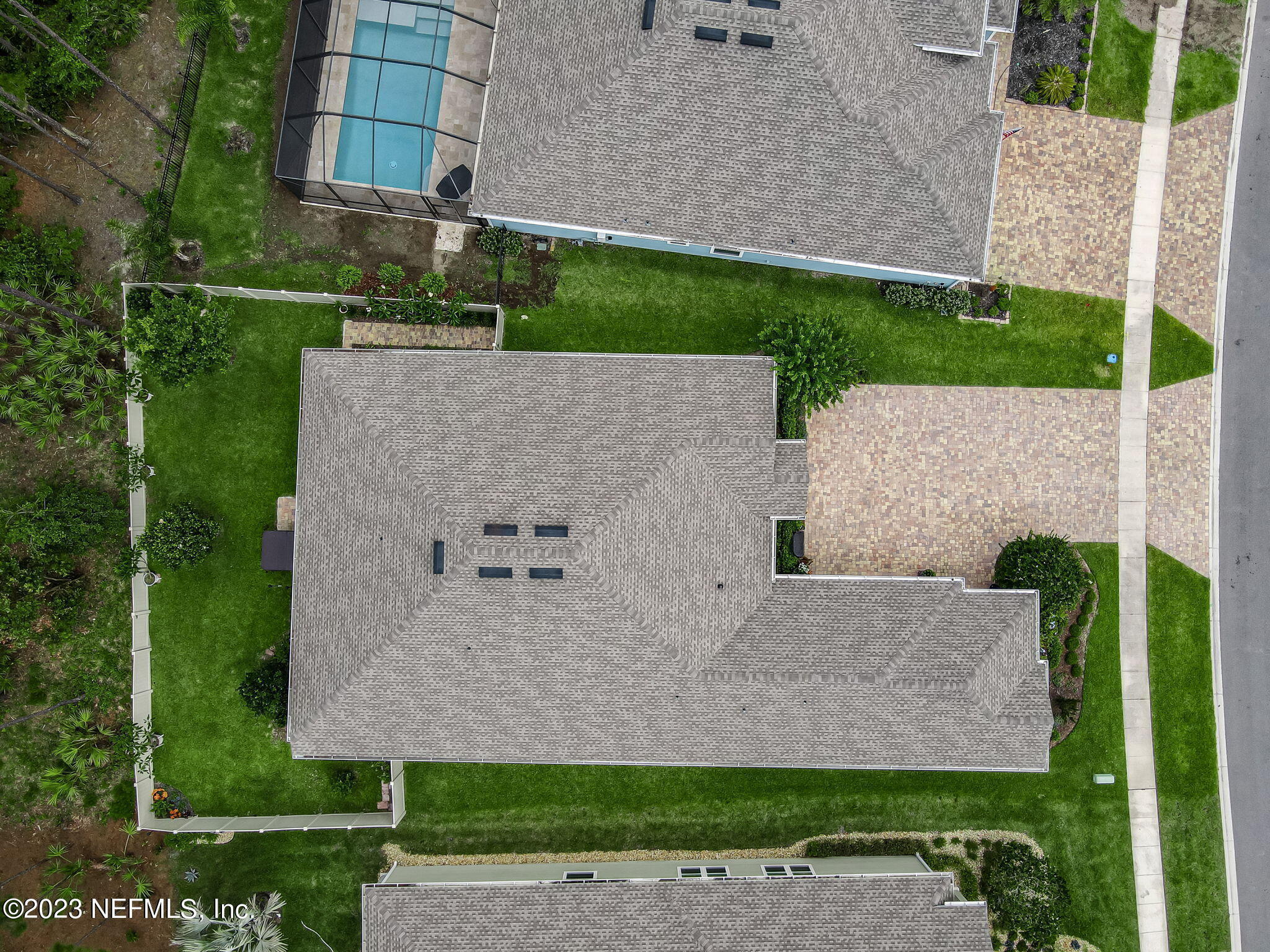 484 GLORIETA Drive
